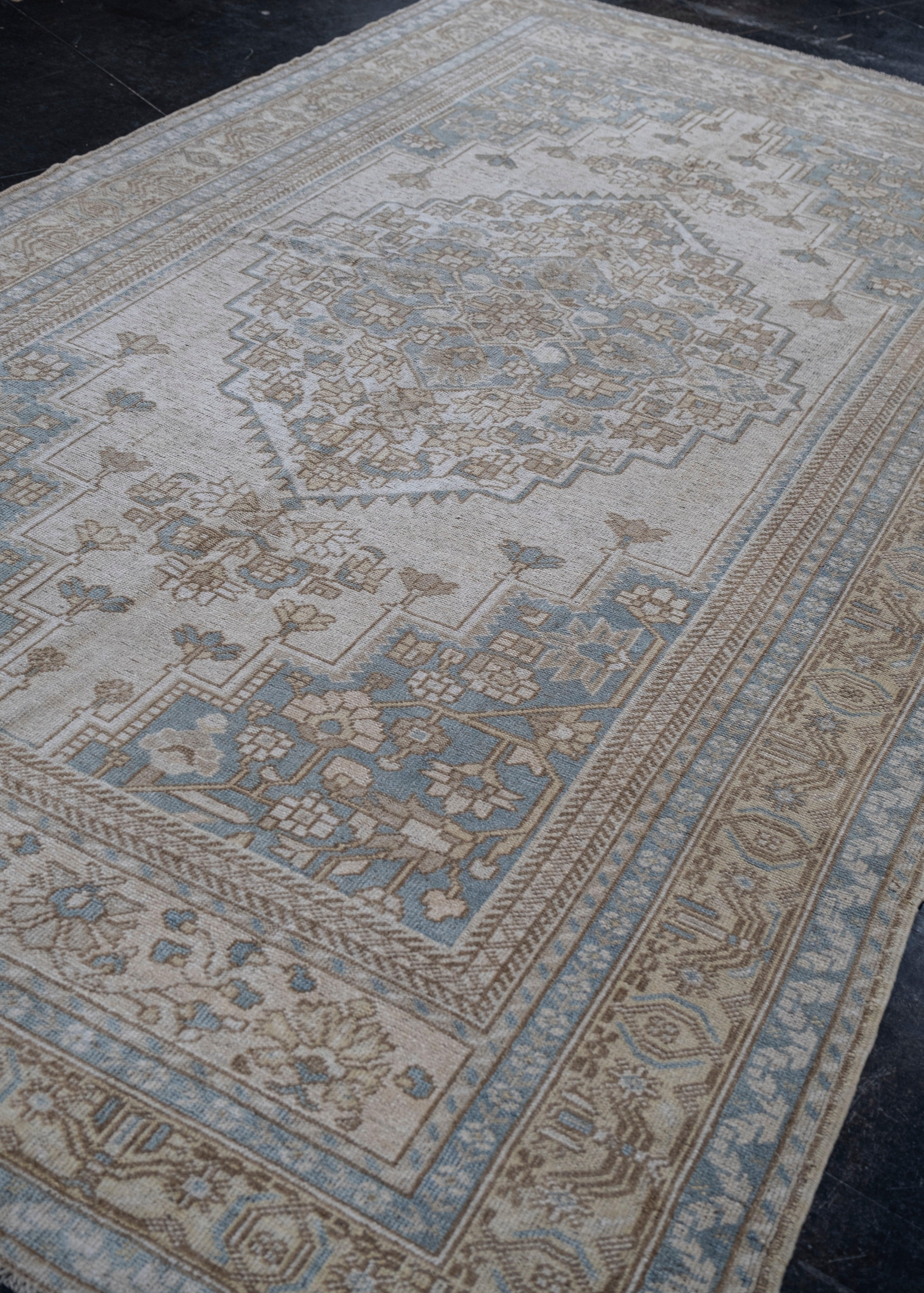 Turkish Vintage Anatolian Rug 5'9