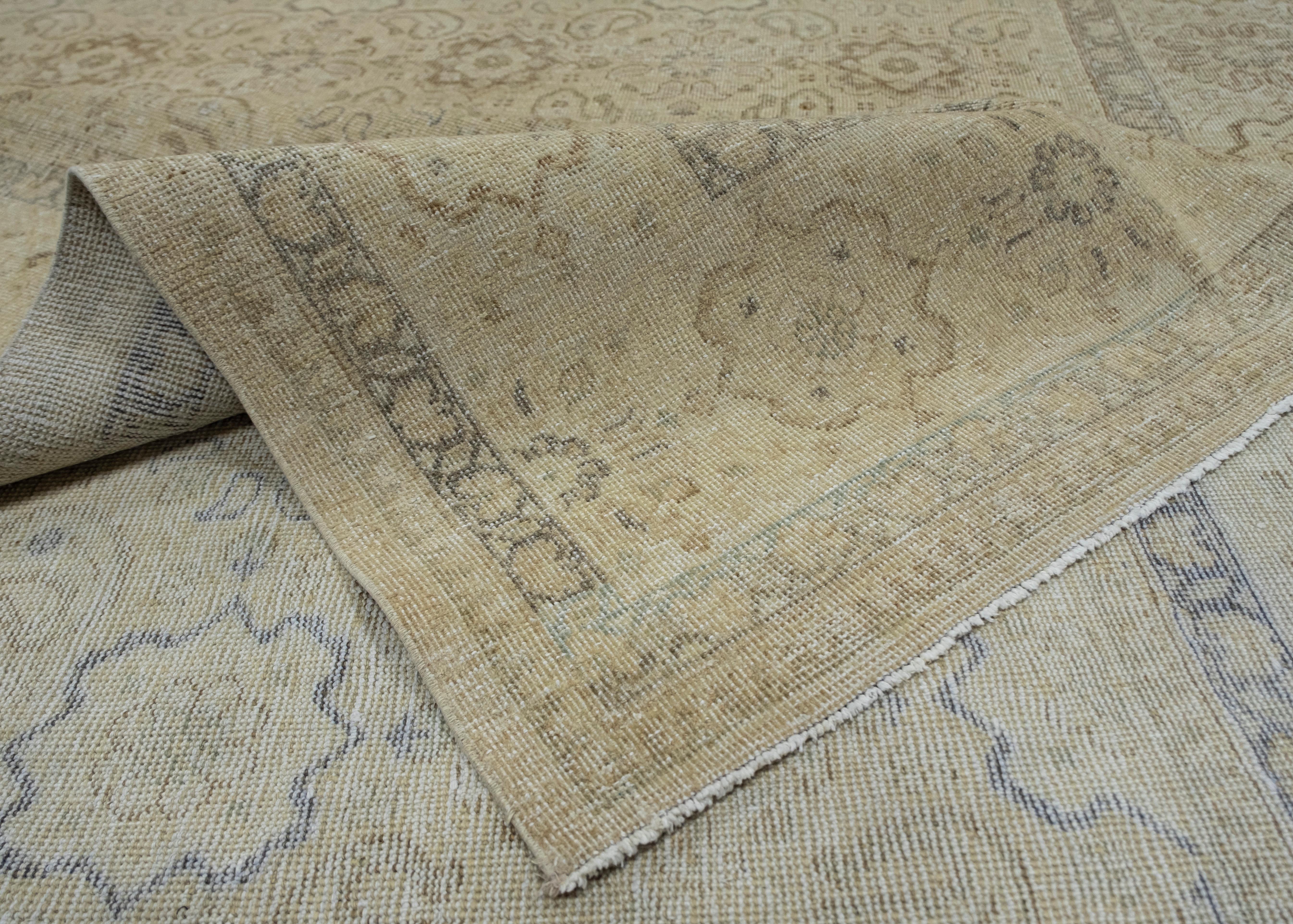 Türkischer Anatolischer Vintage-Teppich 8'11