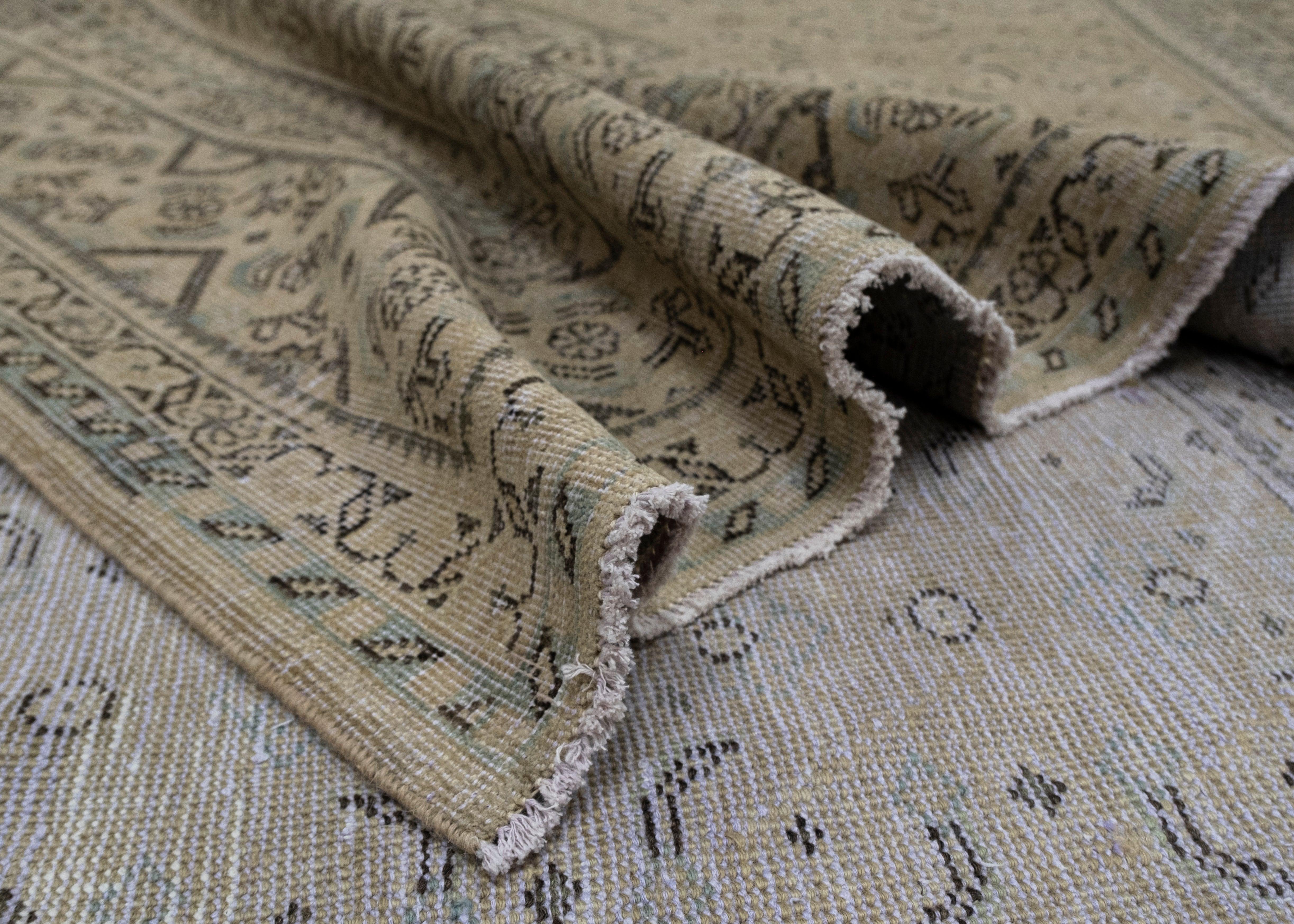 Turkish Vintage Anatolian Rug 9'5