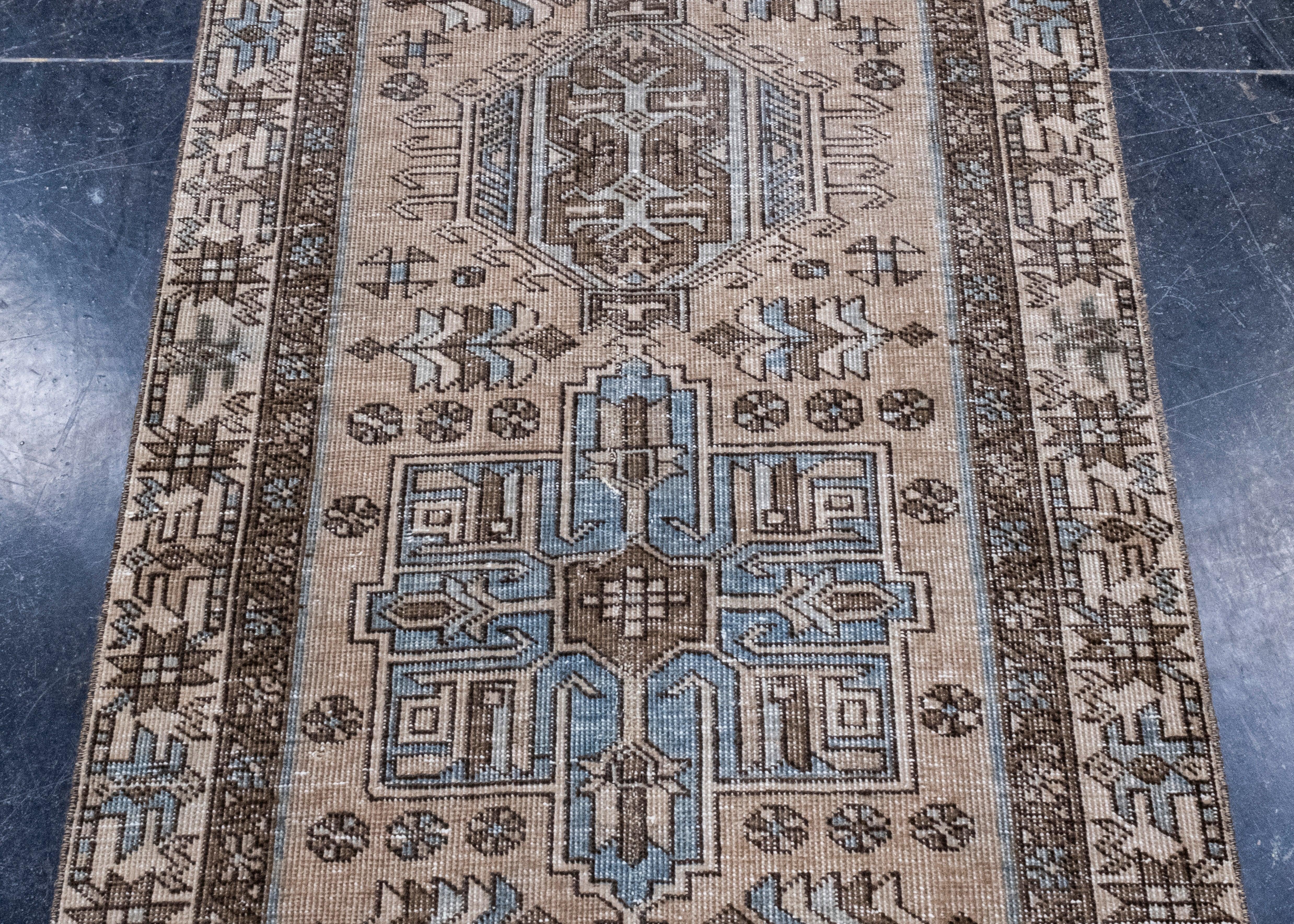 XXIe siècle et contemporain Tapis de couloir turc vintage d'Anatolie 2'10