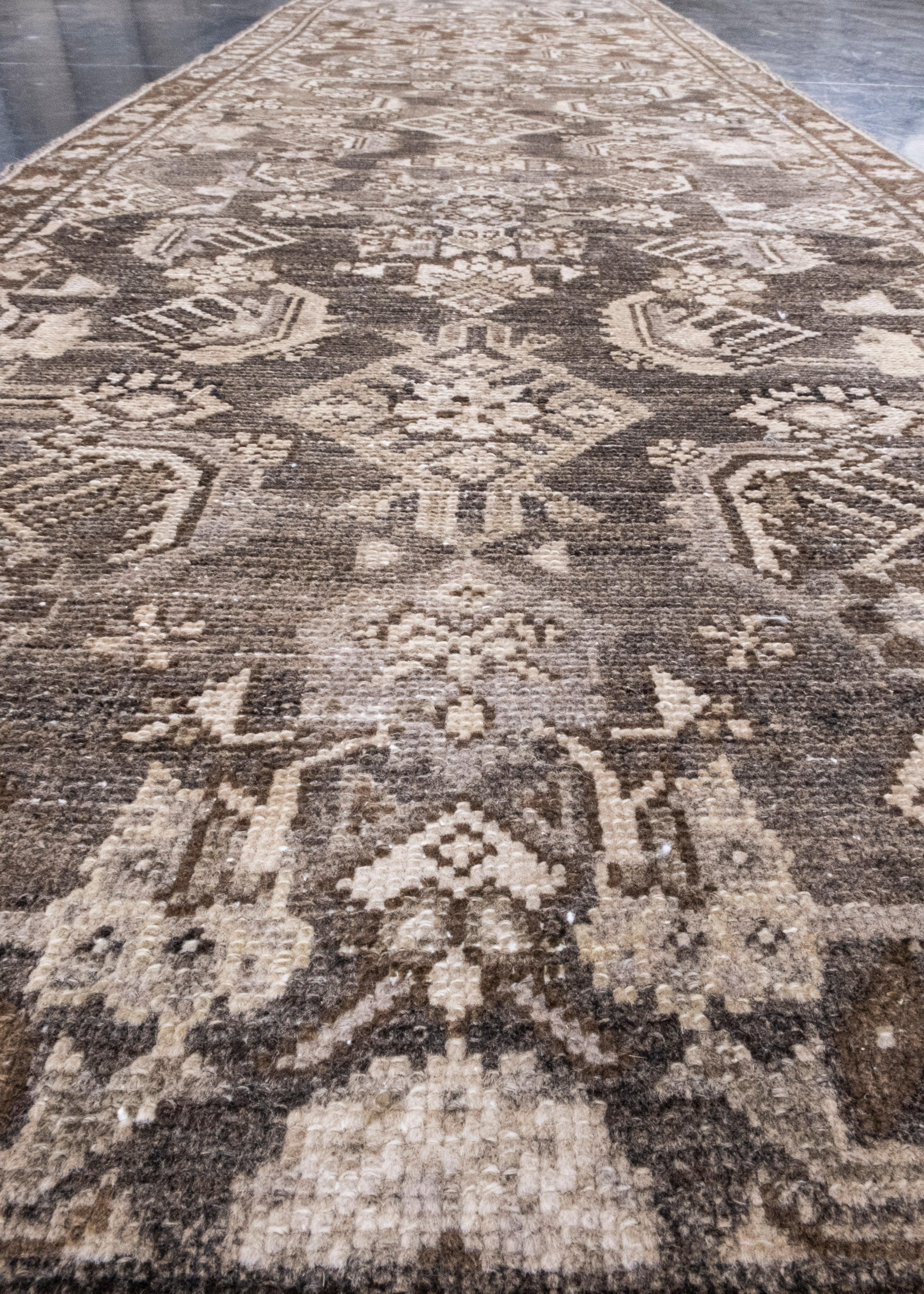 Türkischer Anatolischer Vintage-Läufer im Anatolischen Stil 2'6