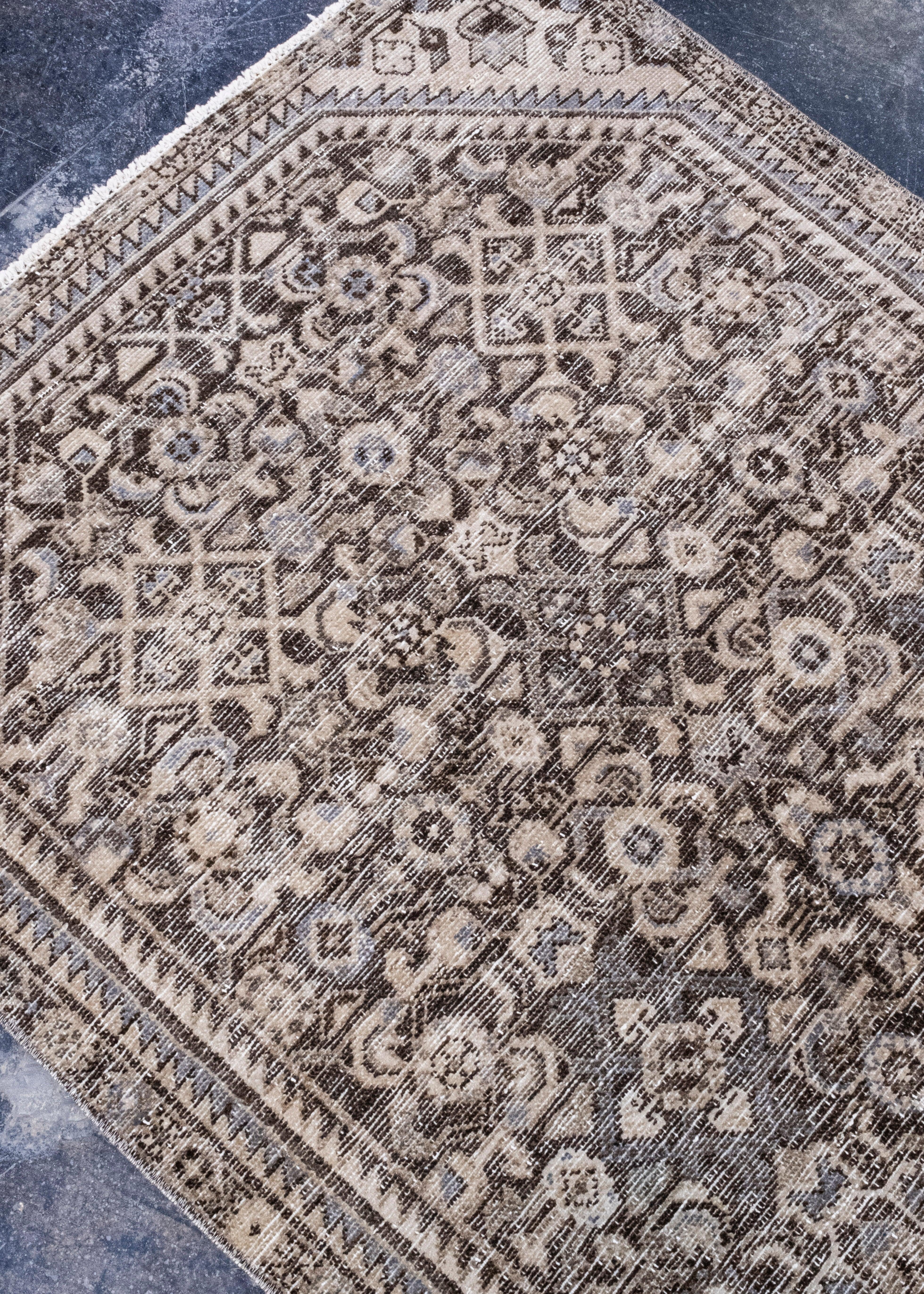 Türkischer Anatolischer Vintage-Läufer im Anatolischen Stil 3' x 11'9