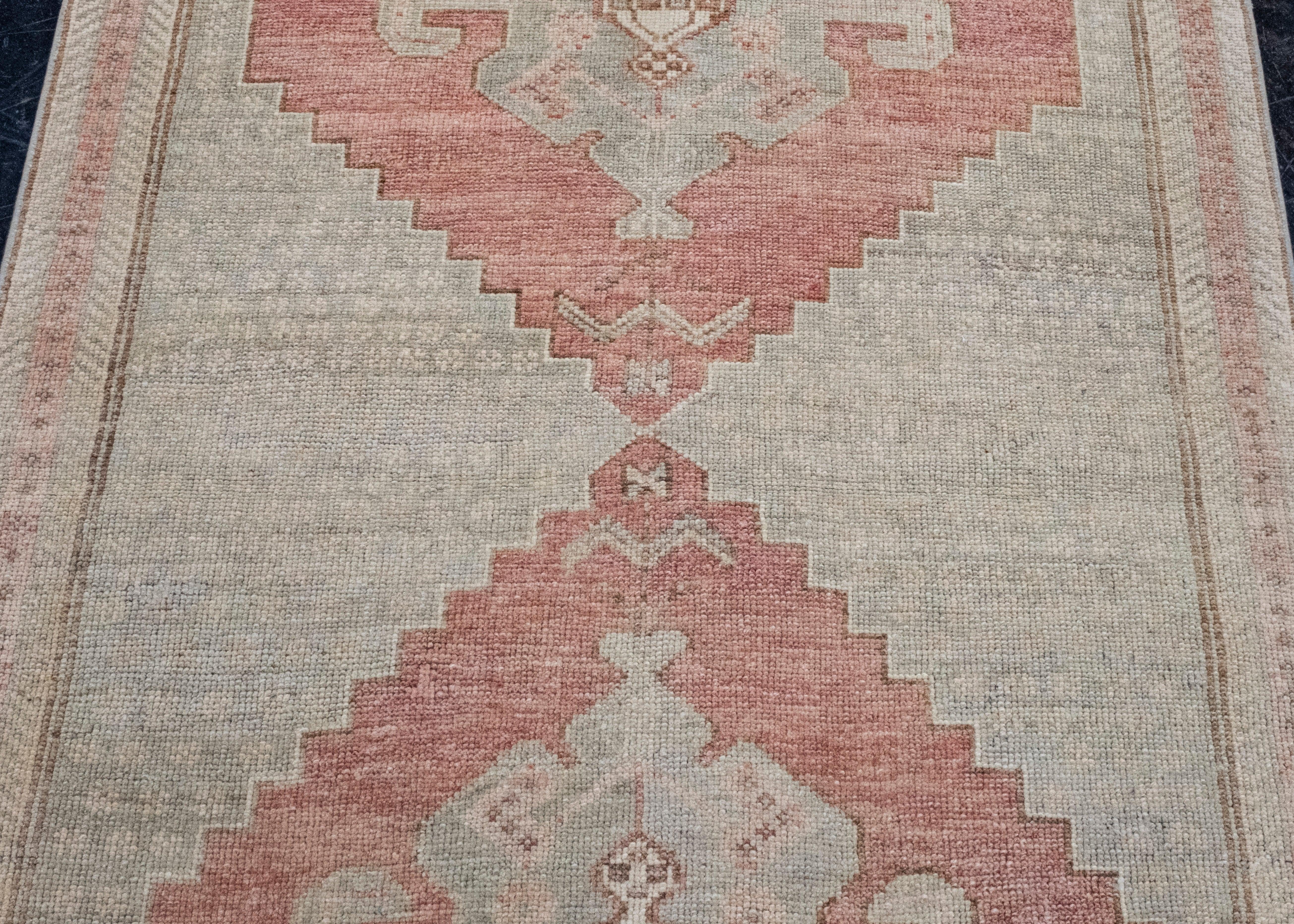 XXIe siècle et contemporain Tapis de couloir turc vintage d'Anatolie 3'3