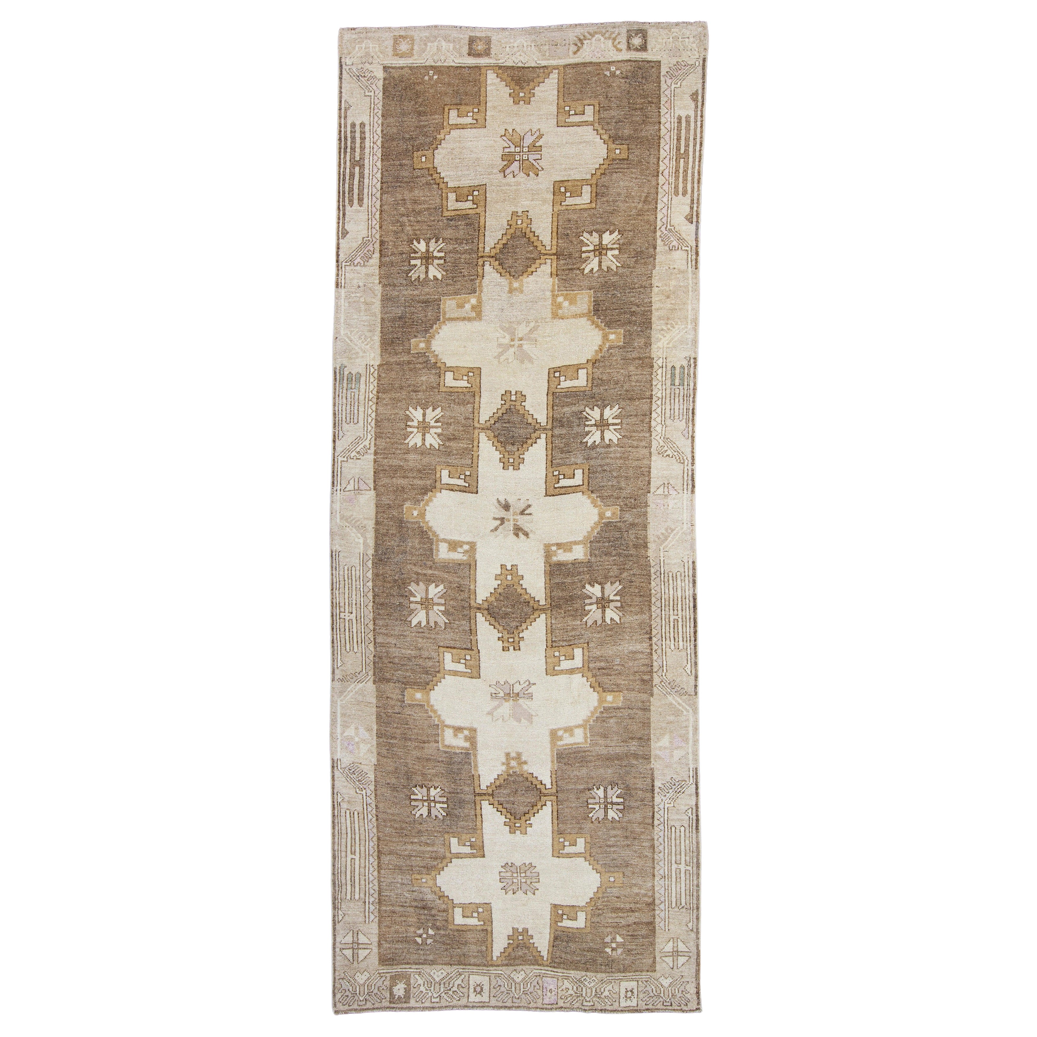 Türkischer Anatolischer Vintage-Läufer im Anatolischen Stil 4'10" x 13' #16674