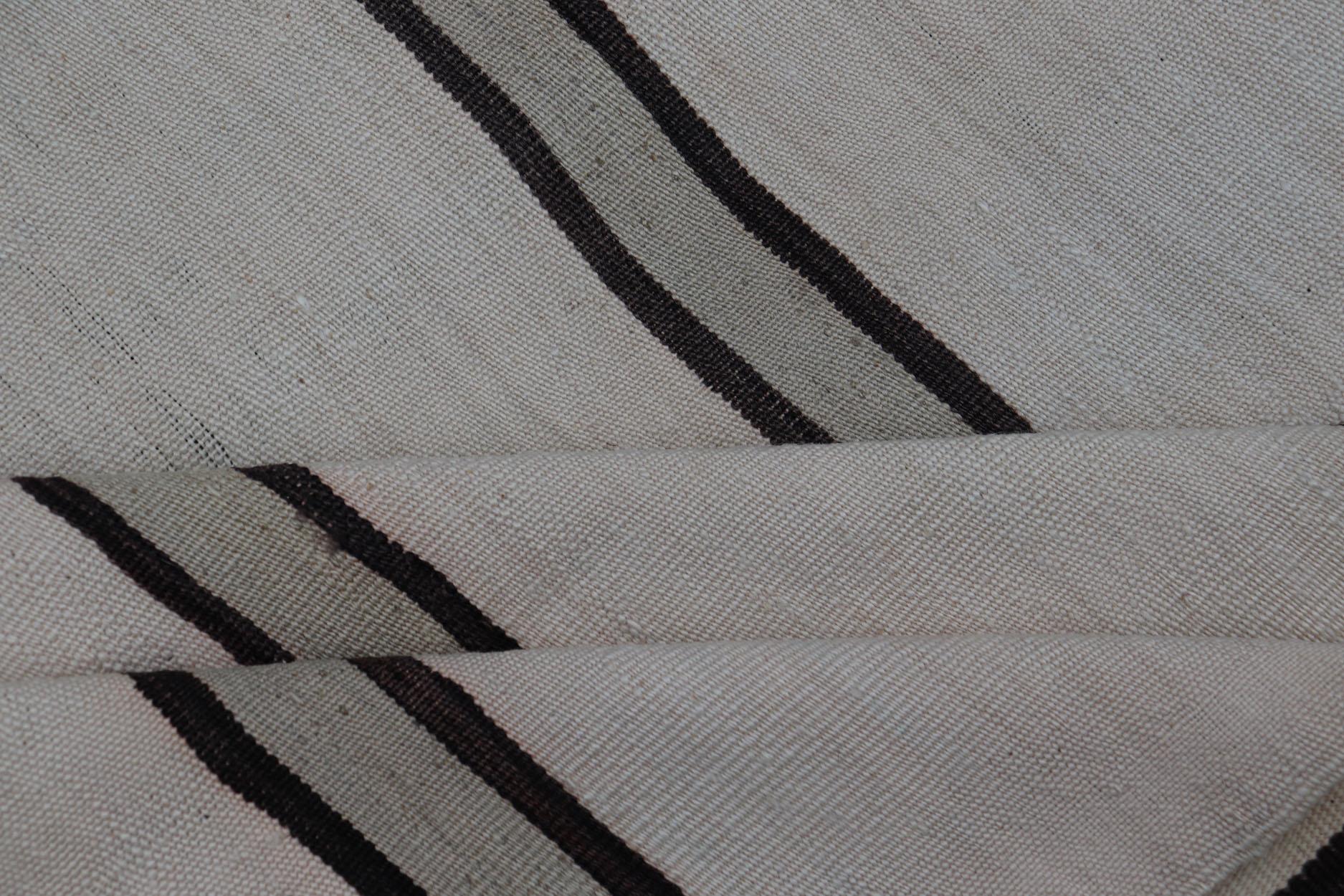 Tejido Plano Turco Vintage Gallery en Marrón, Gris y Marfil con Diseño de Rayas en venta 4