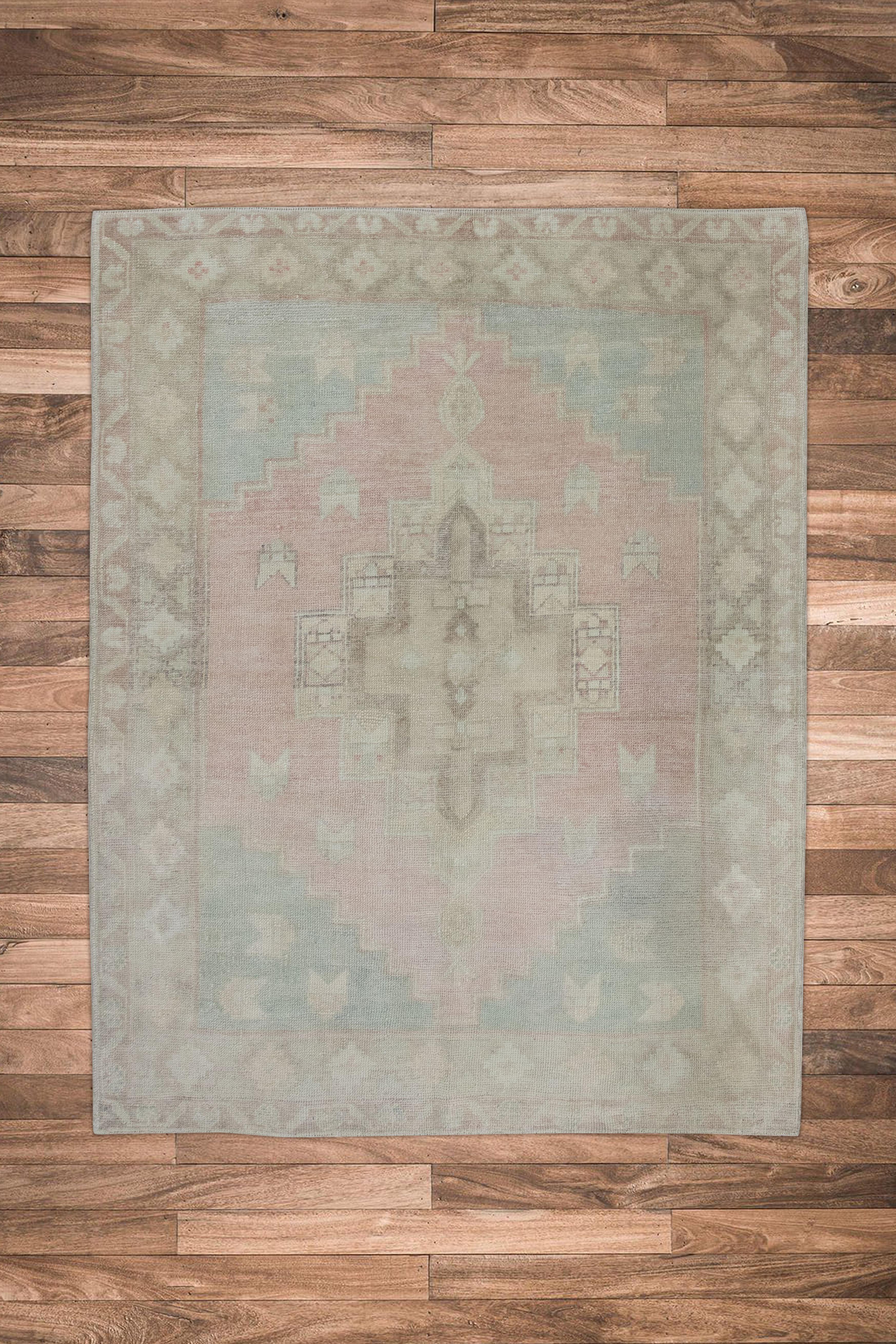 Tapis oriental vintage turc fait à la main 4'5