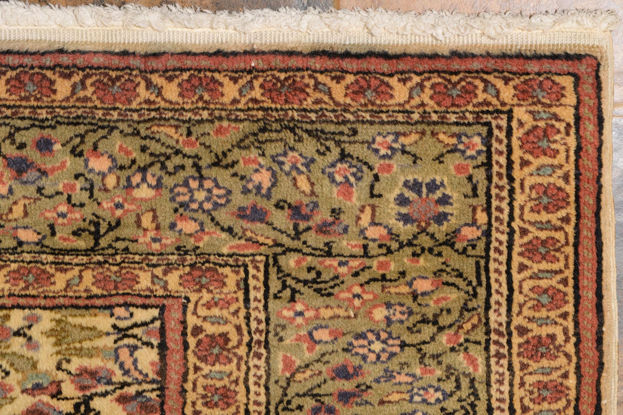 Türkischer Keissary-Teppich im Vintage-Stil im Angebot 4