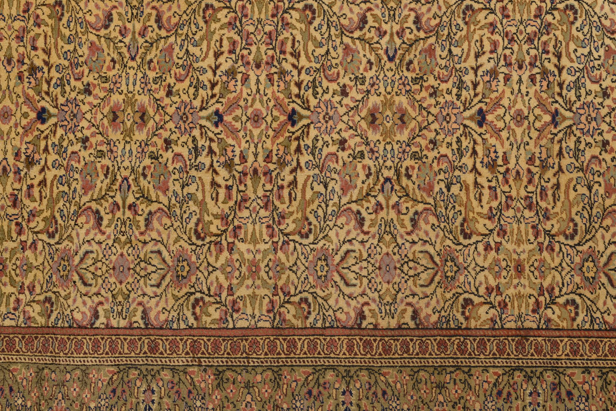 Türkischer Keissary-Teppich im Vintage-Stil (Handgeknüpft) im Angebot