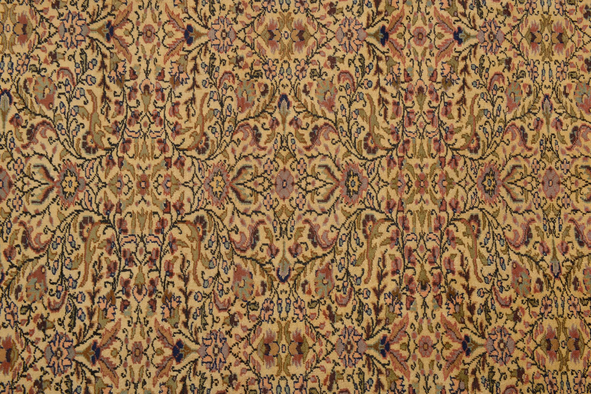 Türkischer Keissary-Teppich im Vintage-Stil (Wolle) im Angebot