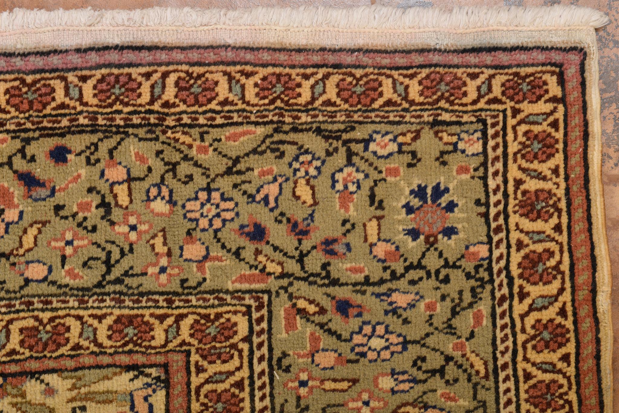 Türkischer Keissary-Teppich im Vintage-Stil im Angebot 2
