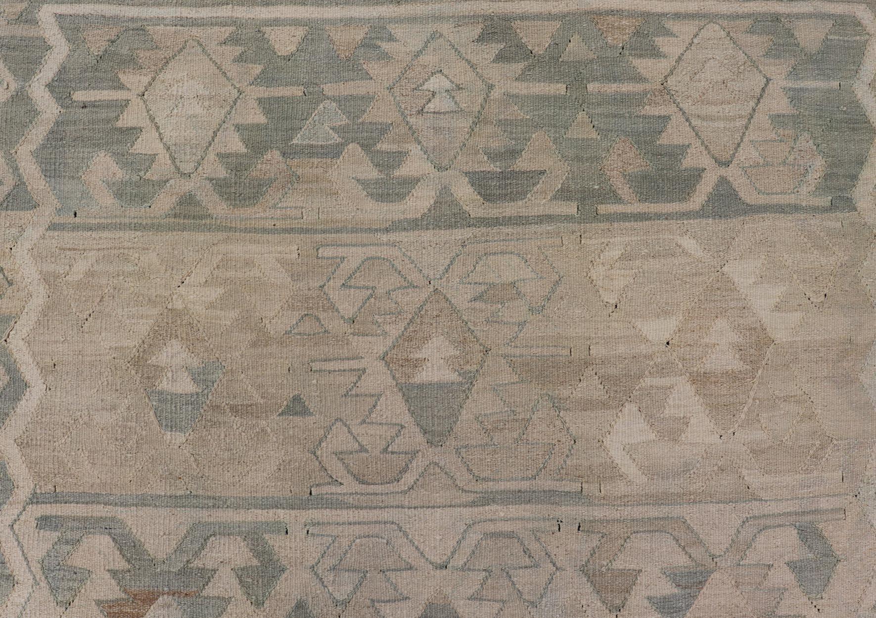 Türkischer Vintage-Kilim-Galerie-Teppich mit subgeometrischem Design 5'2 x 9'1 (20. Jahrhundert) im Angebot