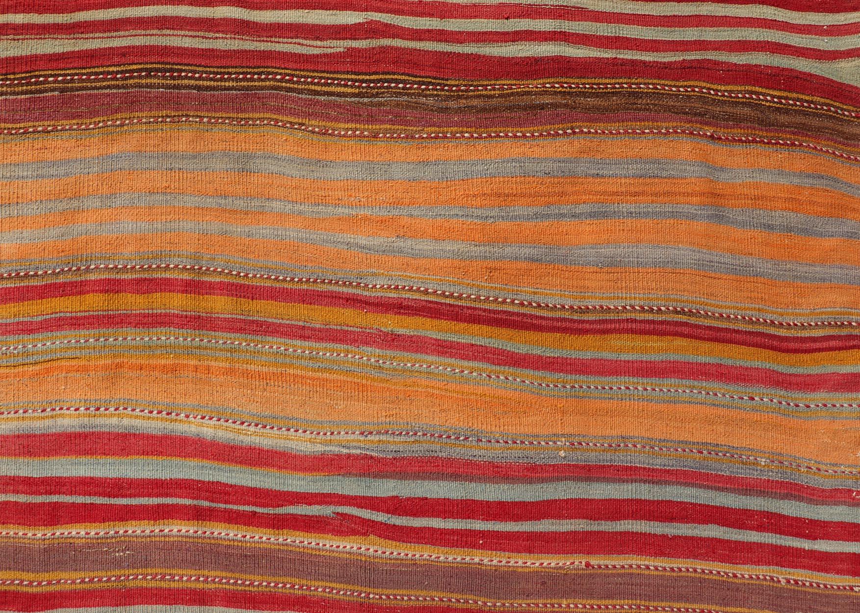 Runner turco vintage Kilim Gallery a strisce vivaci in tonalità calde 5'0 x 15'4 in vendita 4