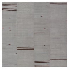 Türkischer Vintage-Kilim aus Wolle mit subgeometrischem Streifendesign