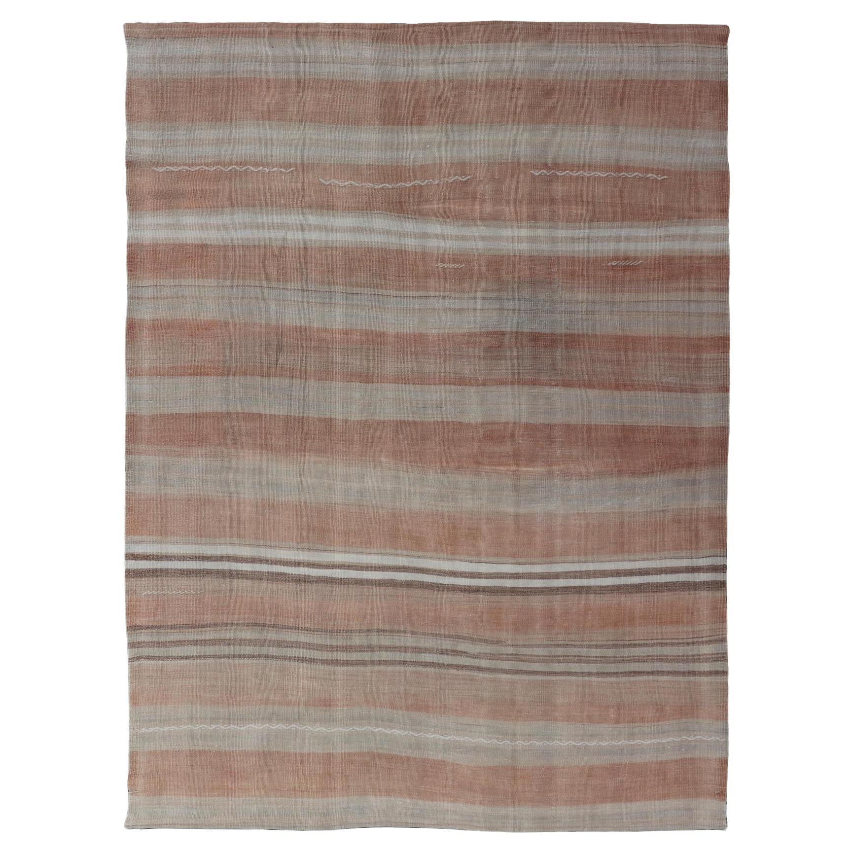 Alfombra Kilim Vintage Turca en Cálidos Tonos Tierra de Marrón y Gris 4'7 x 6'5 en venta