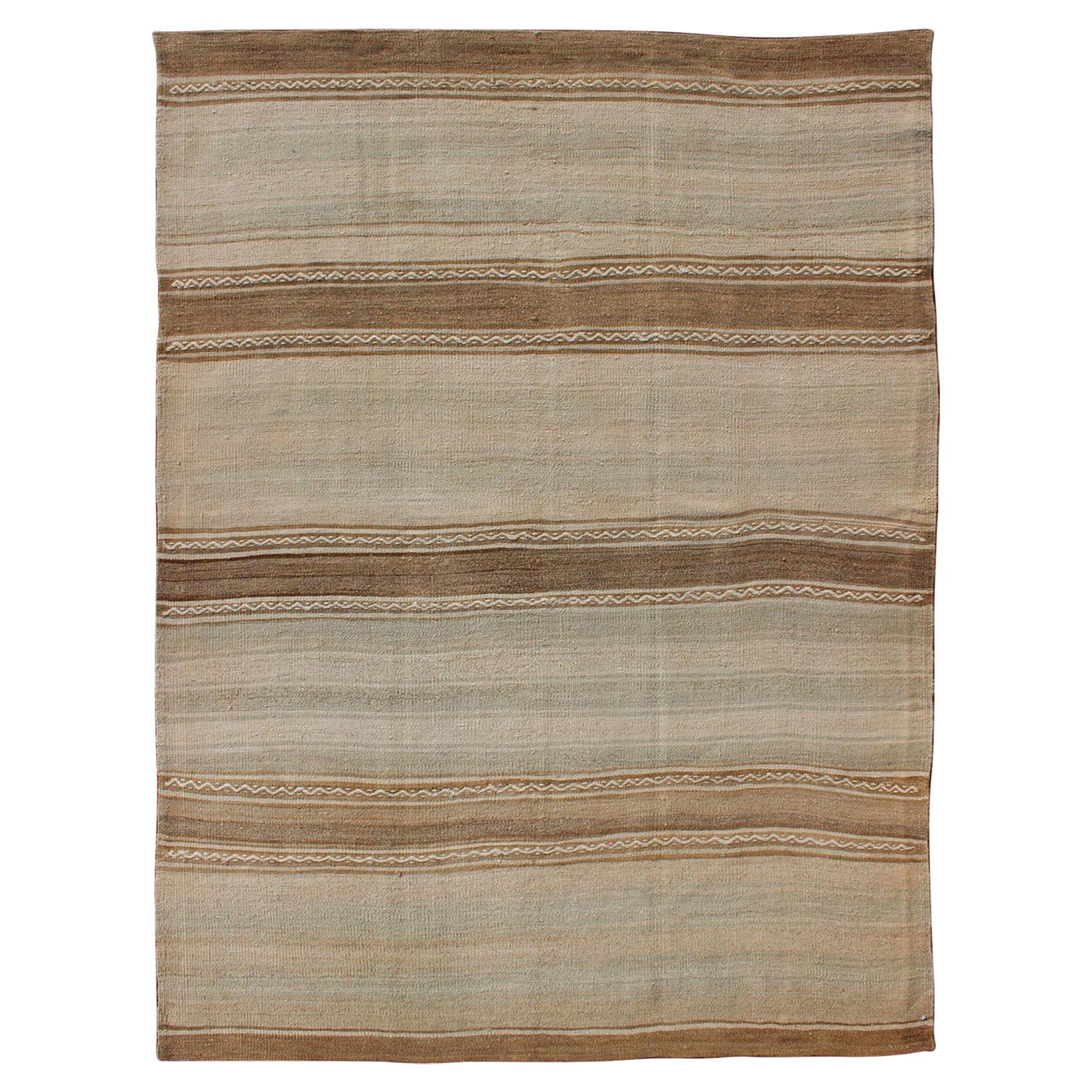 Tappeto turco vintage Rug & Kilim con tonalità taupe, marrone, blu grigio tenue e terra