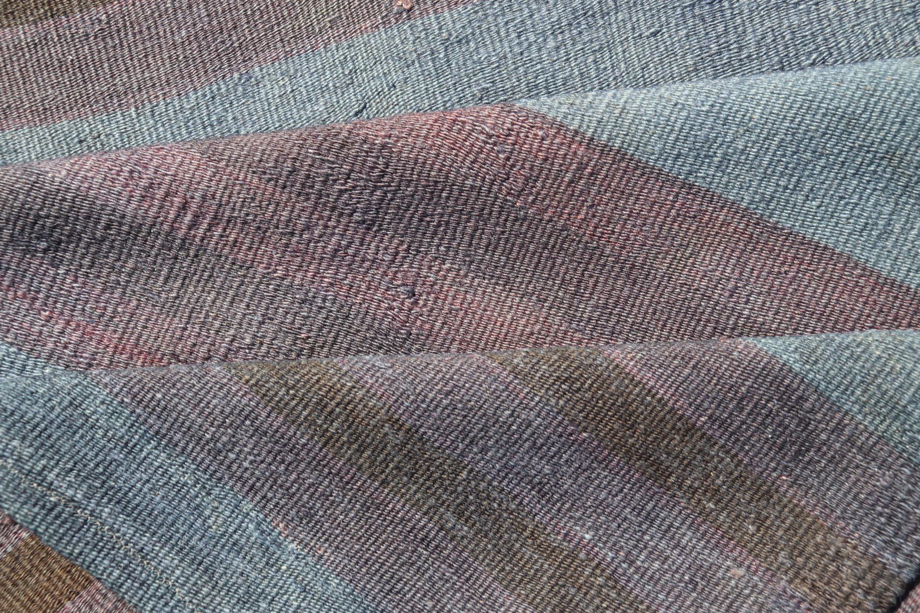 Runner Kilim Vintage a strisce grigie e marroni 2'8 x 12'3 in vendita 1