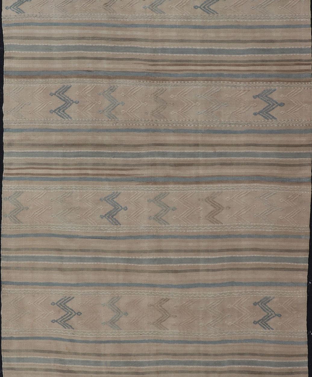 Turkish Vintage Kilim With Embroidered Motifs in Light Tan, Blue L. Brown In Good Condition For Sale In Atlanta, GA