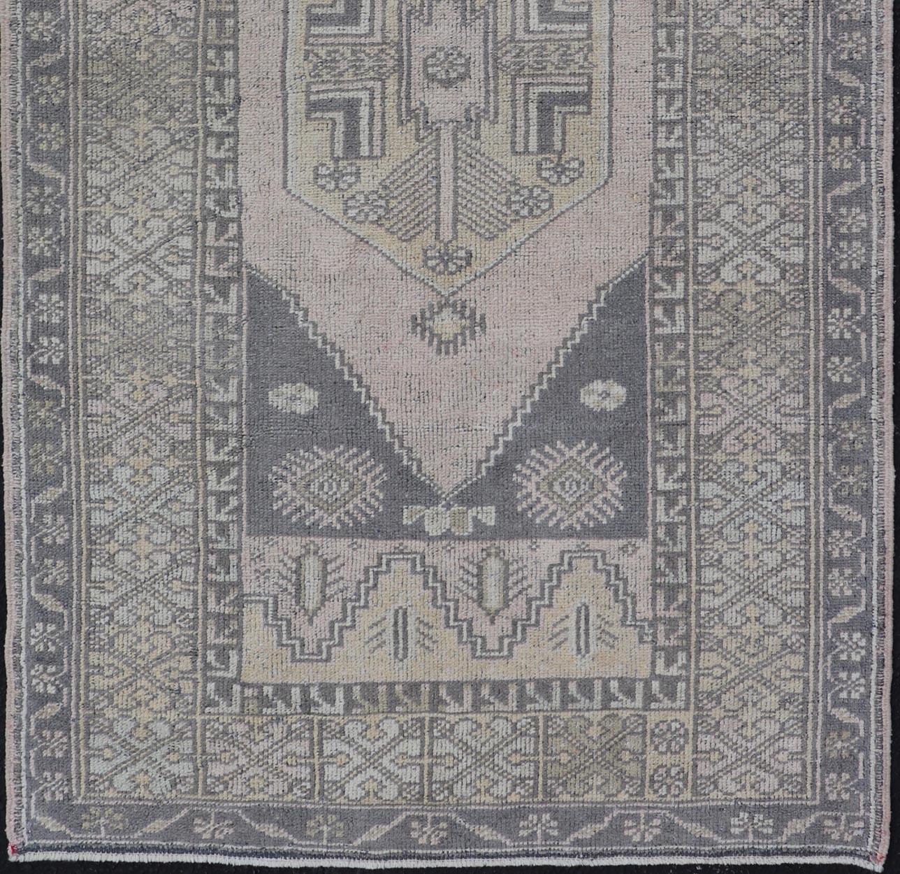 Turkish Vintage Oushak Rug in Muted Taupe, Gray, Cream, and Blush For Sale 7