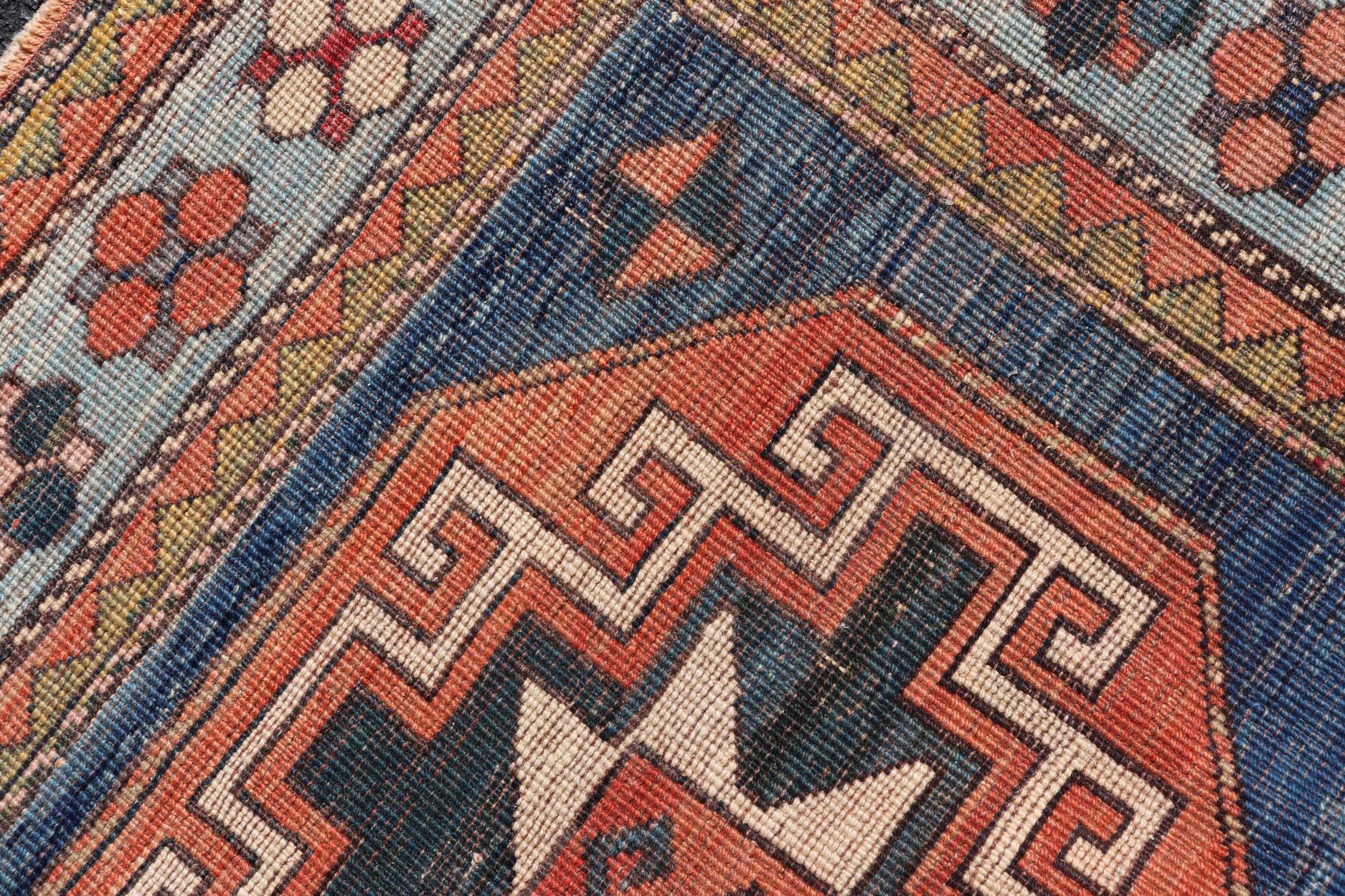 Türkischer Oushak-Teppich im Vintage-Stil mit Medaillon in geometrischen Mustern, 4'6 x 6'10 im Angebot 5
