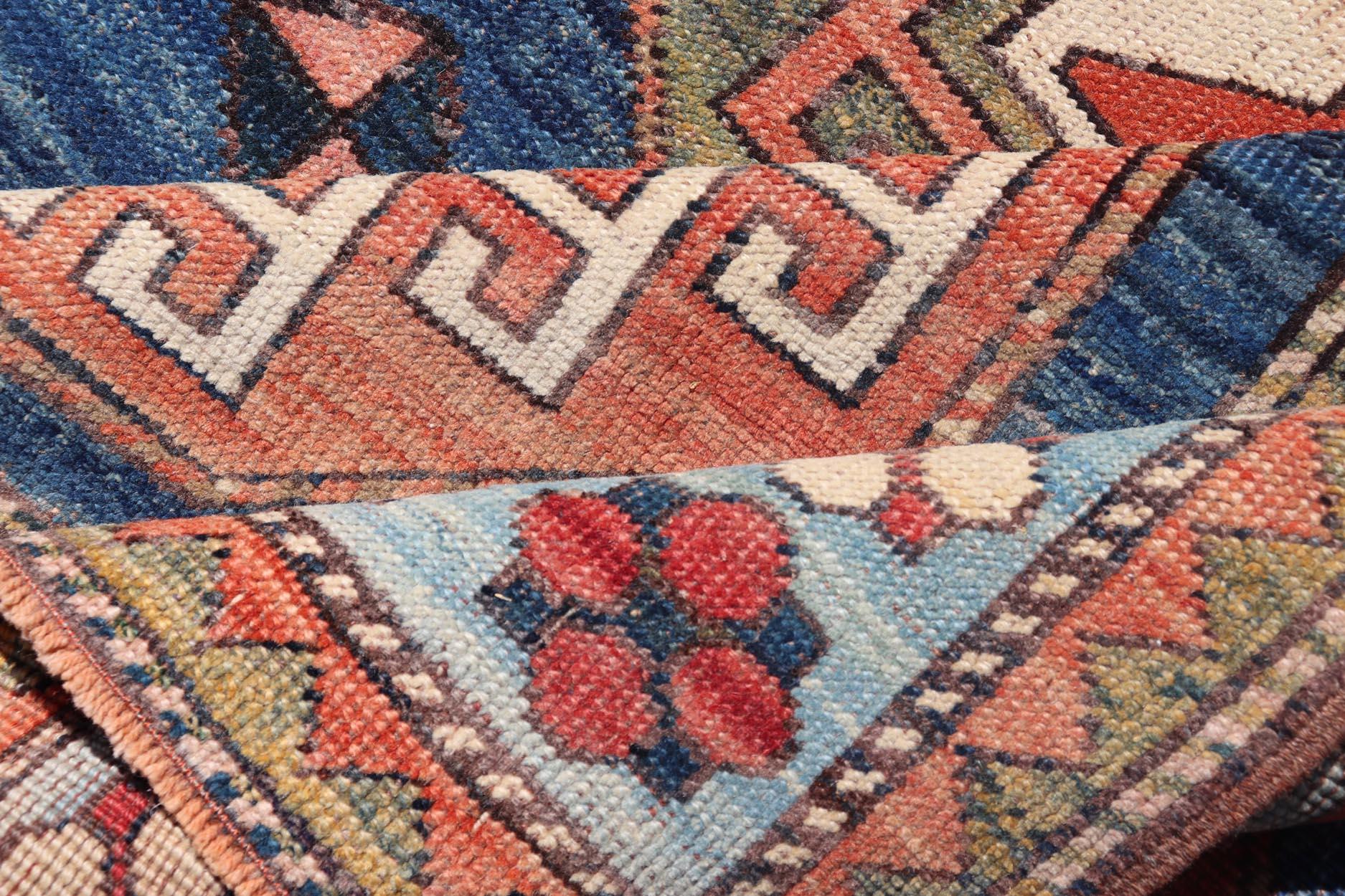 Türkischer Oushak-Teppich im Vintage-Stil mit Medaillon in geometrischen Mustern, 4'6 x 6'10 im Angebot 6