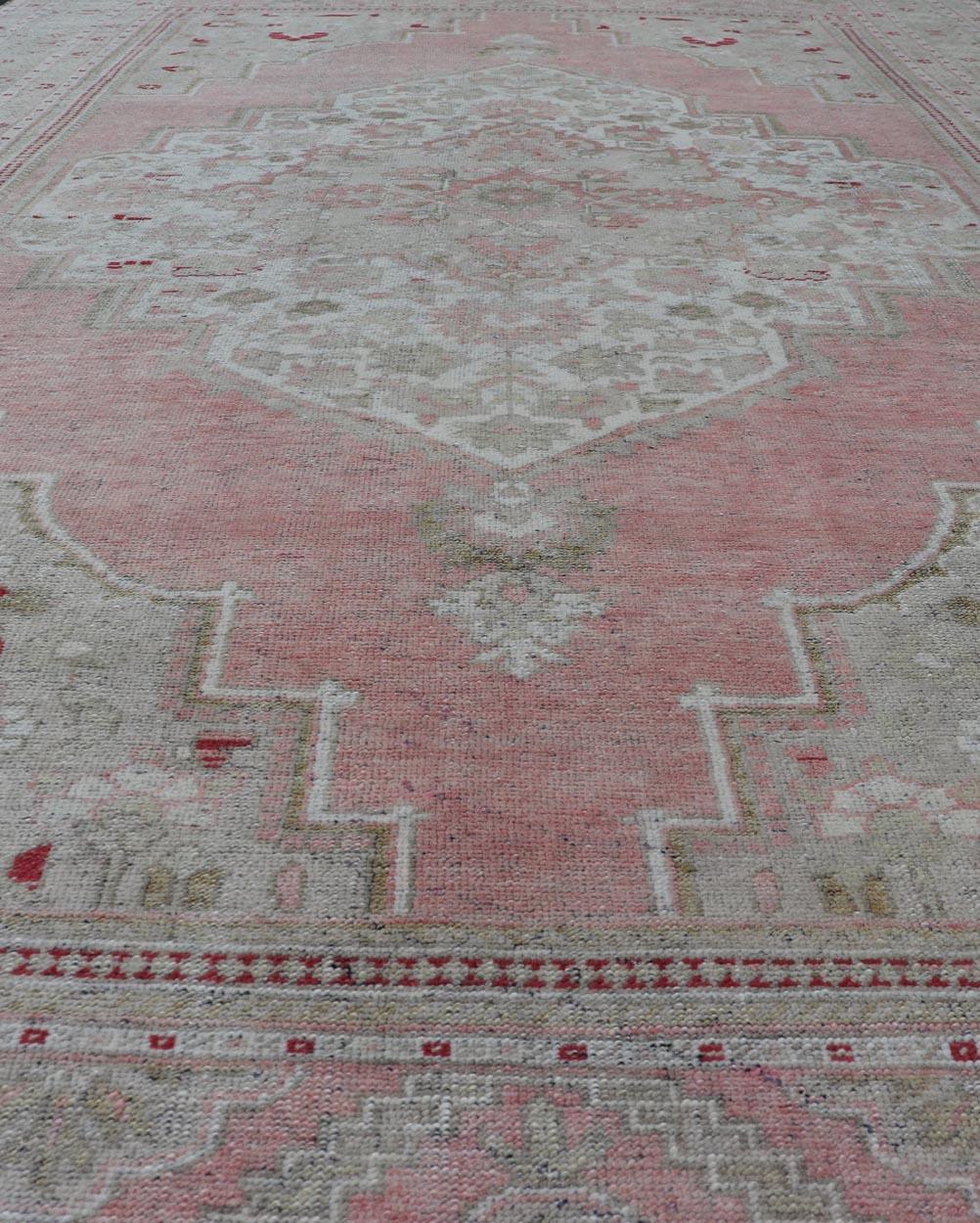 Turkish Vintage Oushak Rug with Geometric Design With A Soft Coral Color For Sale 6