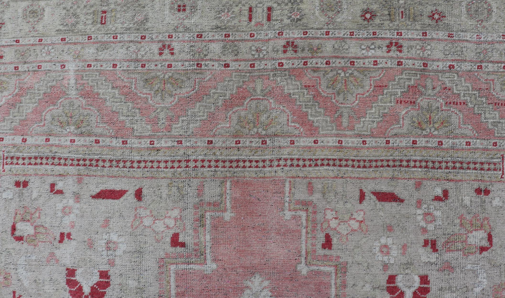 Turkish Vintage Oushak Rug with Geometric Design With A Soft Coral Color For Sale 8