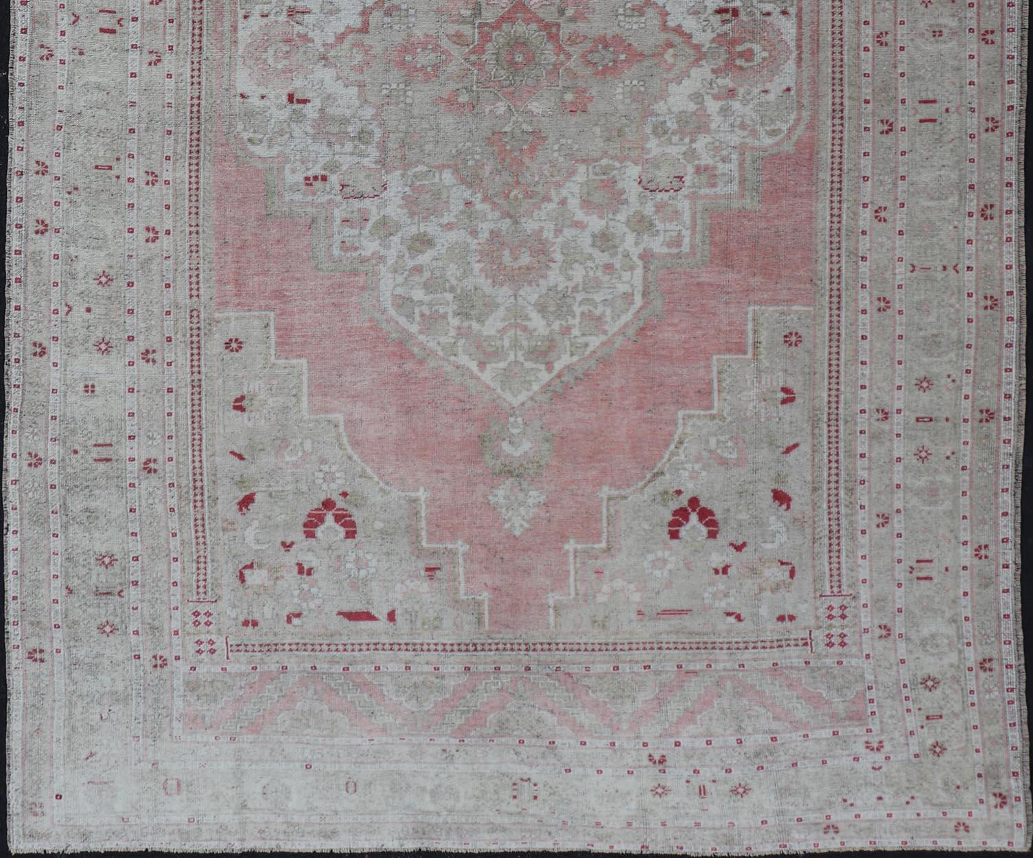 Turkish Vintage Oushak Rug with Geometric Design With A Soft Coral Color For Sale 2