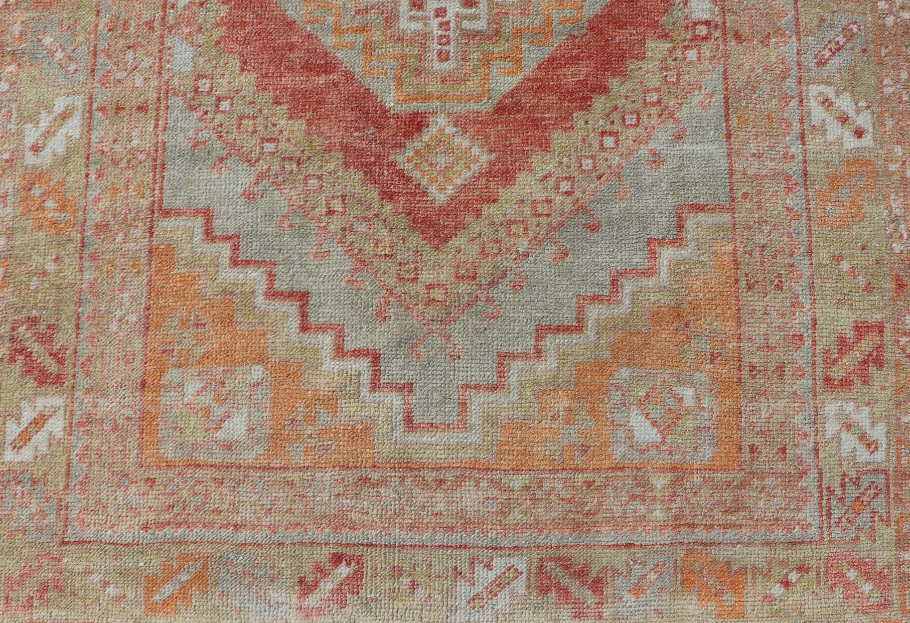 Measures: 3'7 x 5'7 
Turkish Vintage Oushak Rug With Medallion Design With Interconnected Motifs. Keivan Woven Arts rug / TU-MTU-4672, country of origin / type: Turkey / Oushak, circa 1940 

This vintage Turkish Oushak carpet (circa 1940) features a