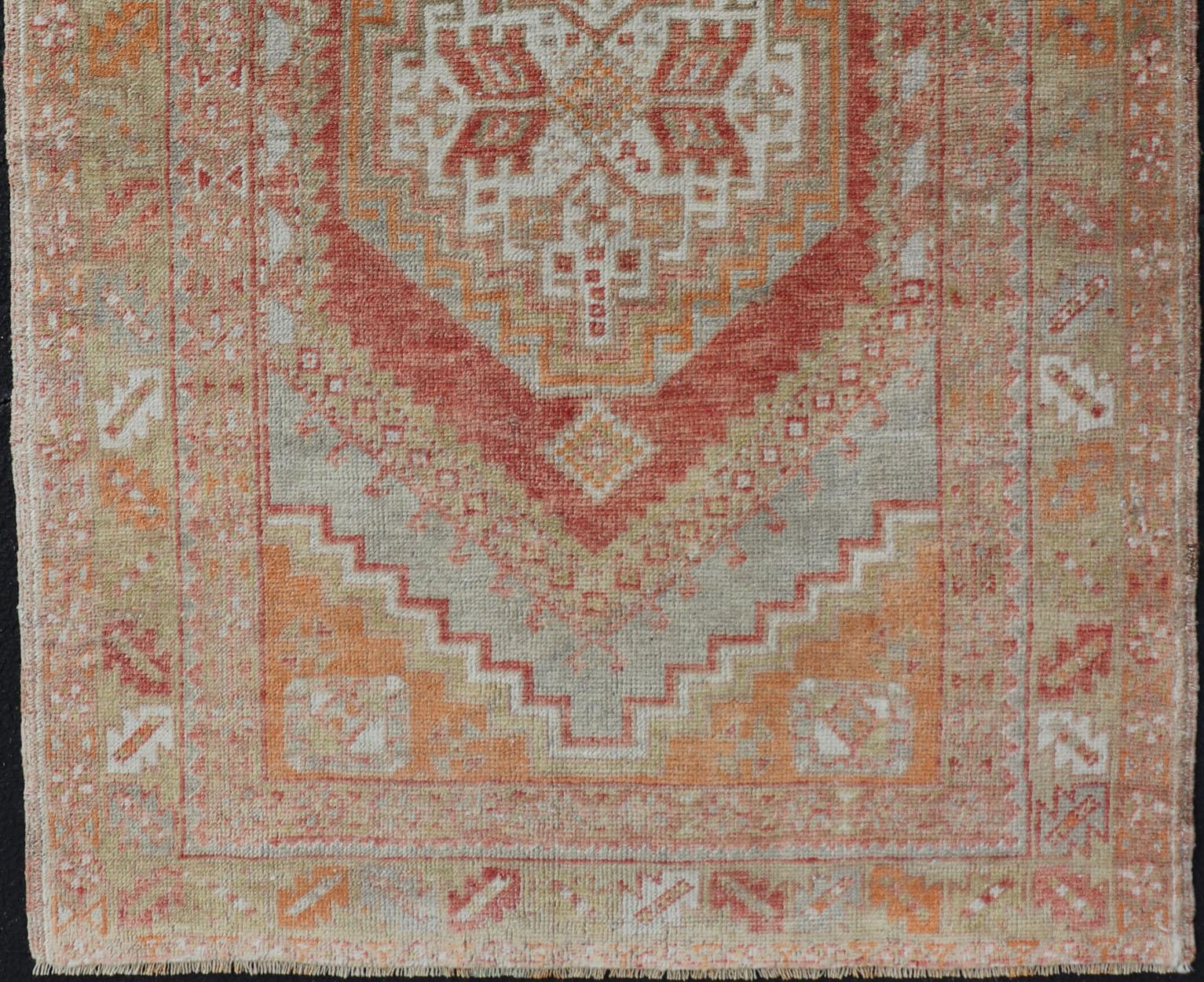 Wool Turkish Vintage Oushak Rug With Medallion Design With Interconnected Motifs  For Sale