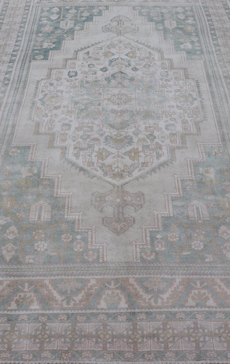 Turkish Vintage Oushak Rug With Medallion in Muted Light Green and Cream For Sale 3