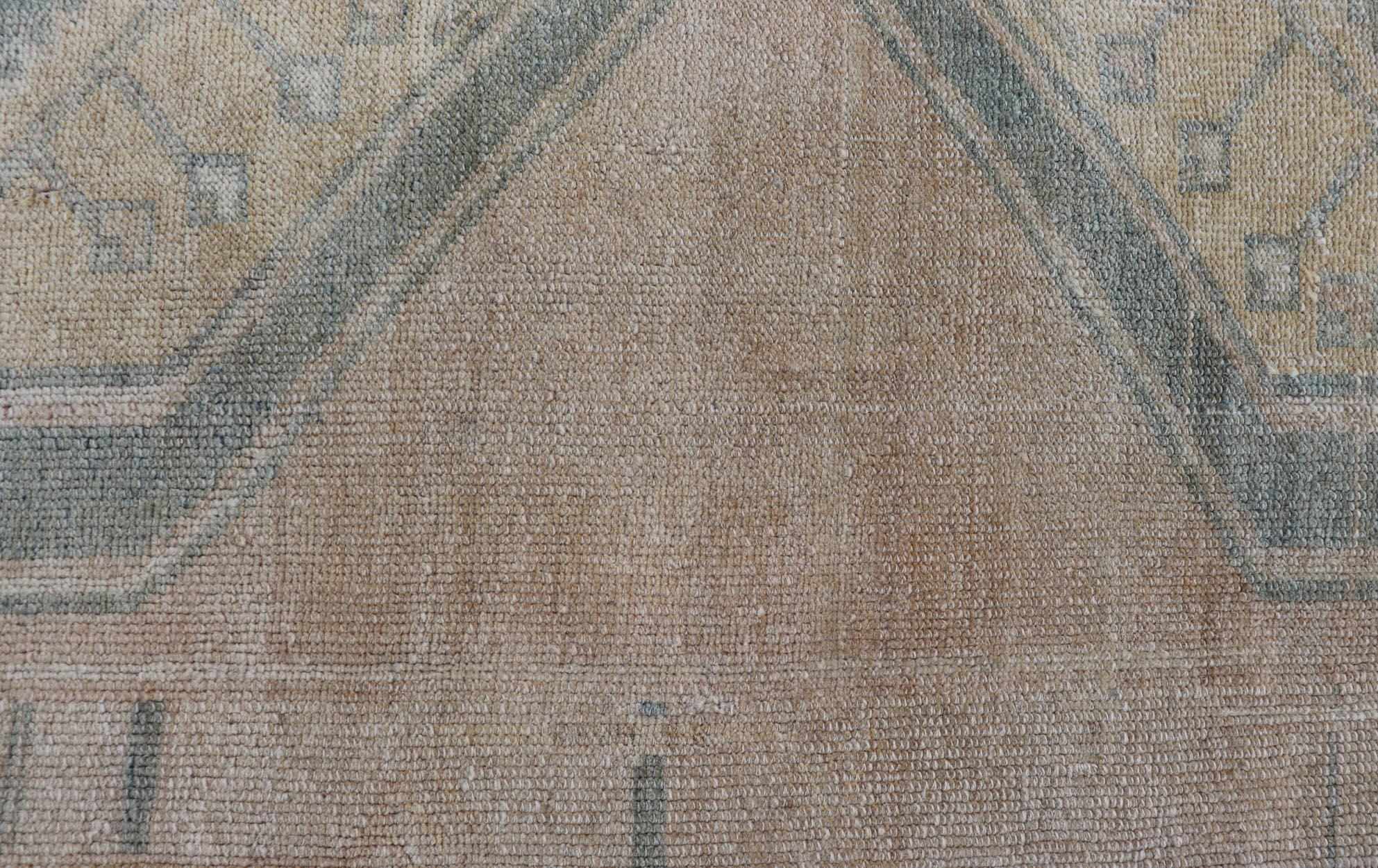 Turkish Vintage Oushak Runner With Medallions and Soft Pastel Colors 3'6 x 12'6 In Good Condition For Sale In Atlanta, GA