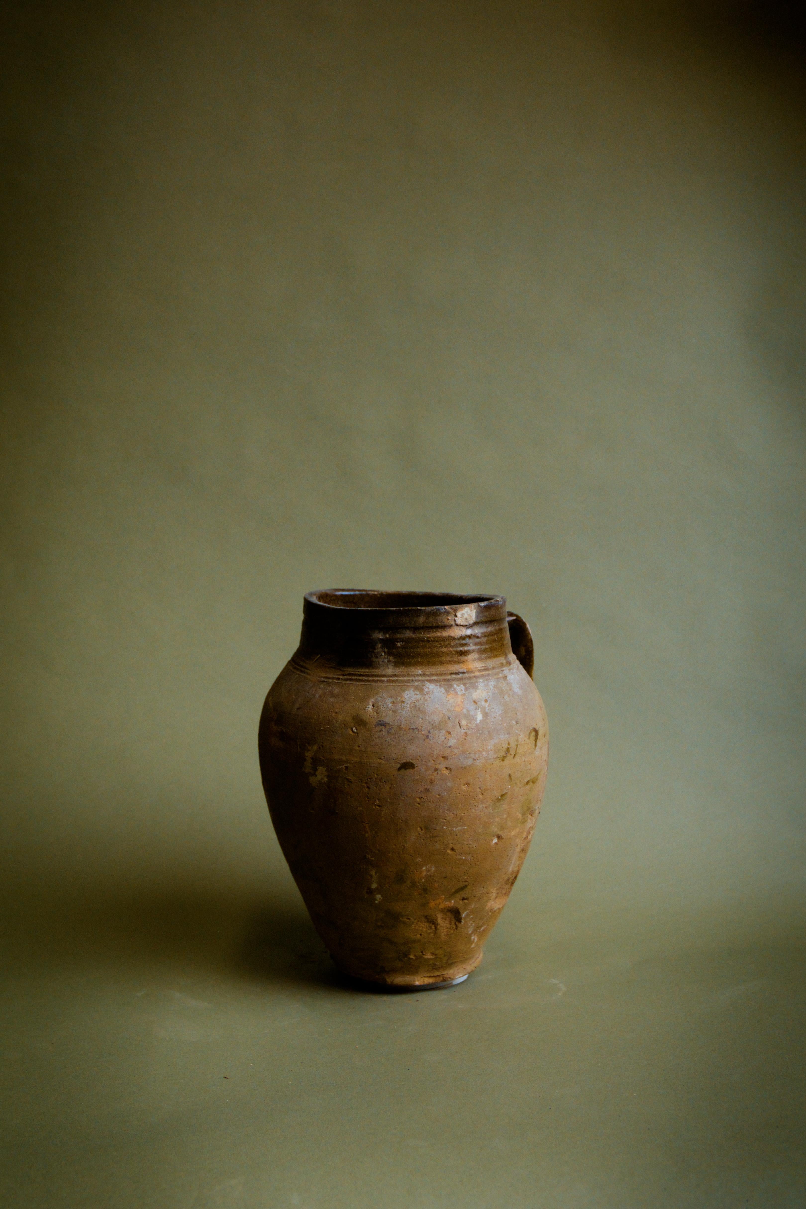 Turco Brocca turca d'epoca, vaso primitivo in argilla, XX secolo in vendita