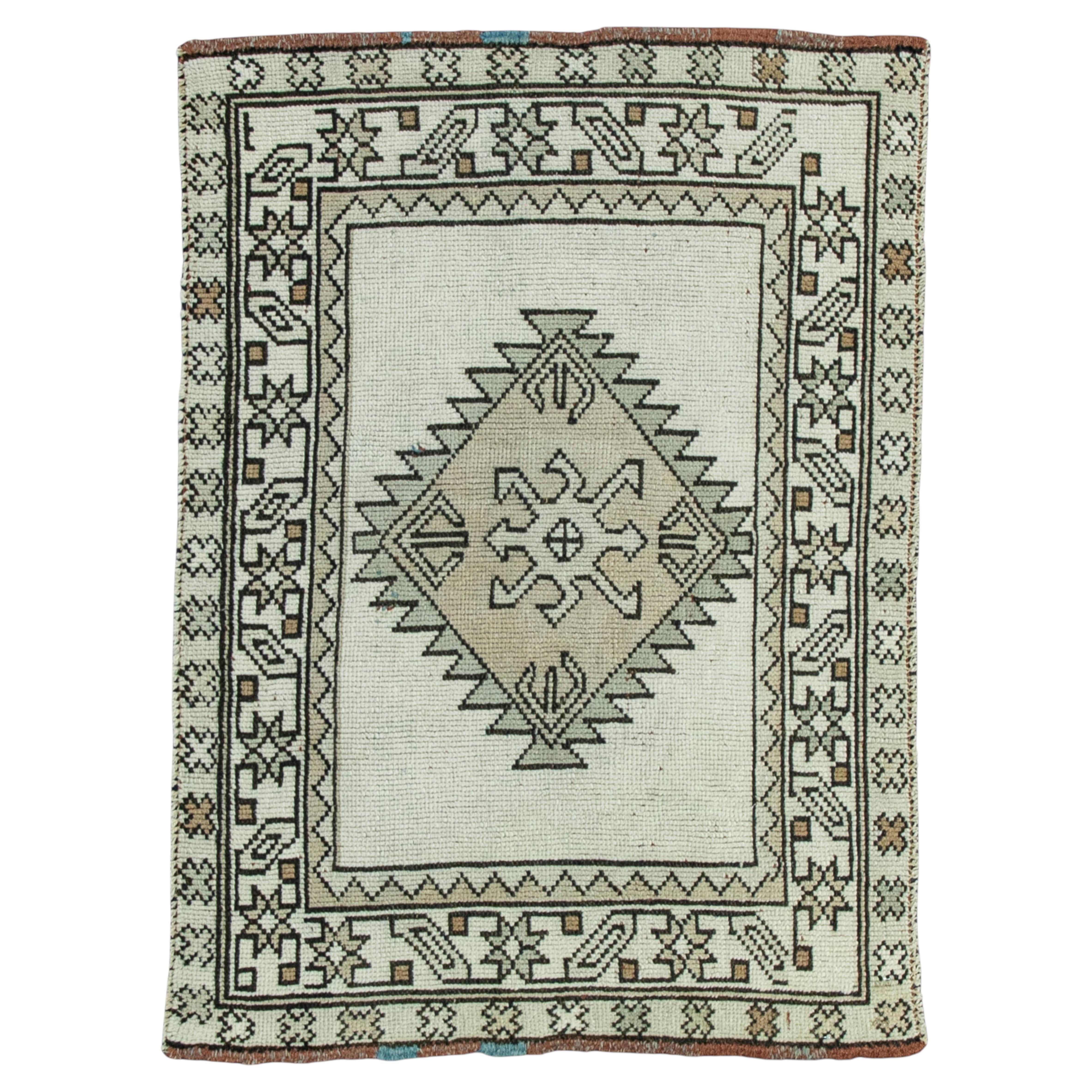 Turkish Vintage Rug  2'6" x 3'5" #20672 For Sale