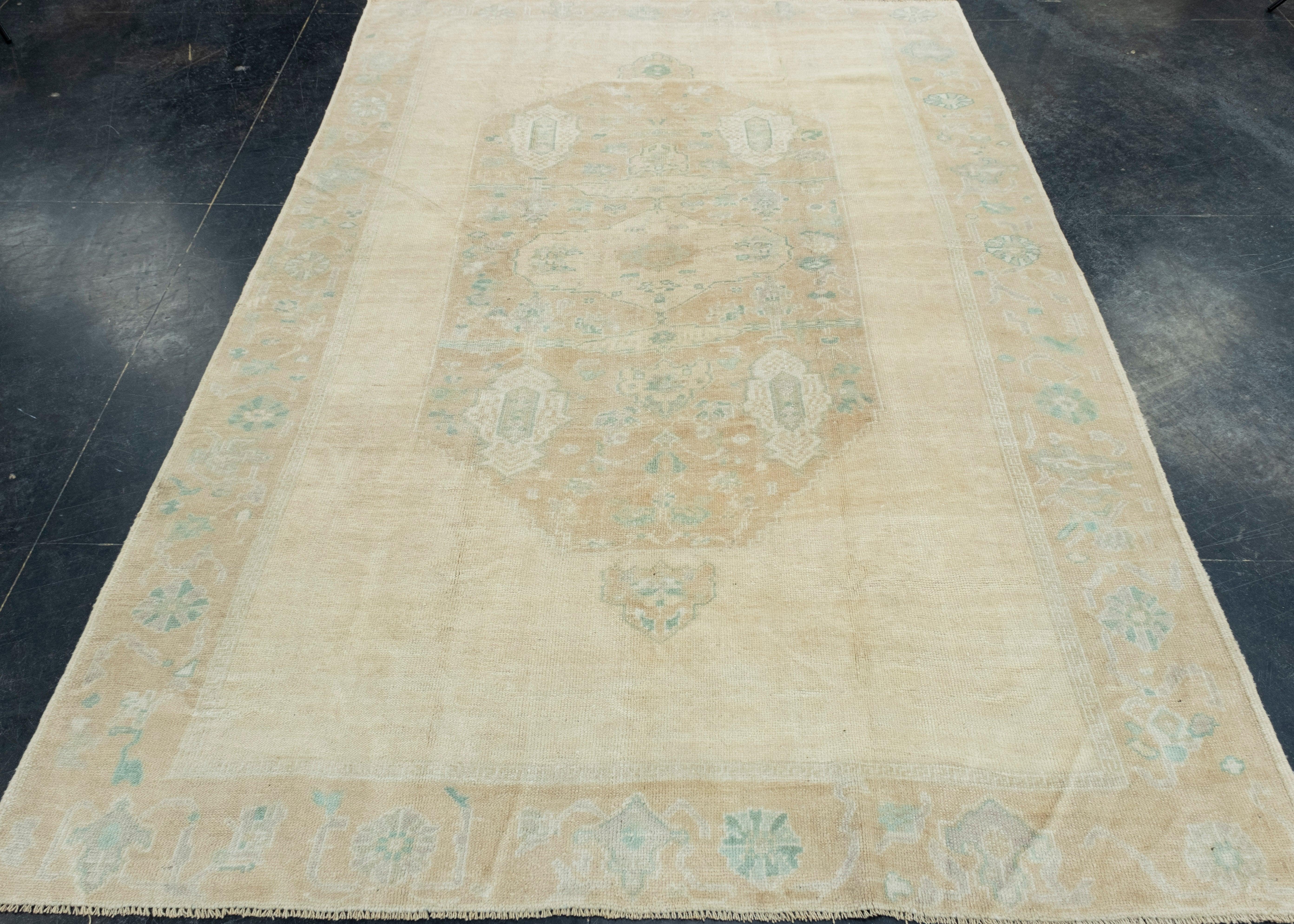 Turkish Vintage Rug 5'7