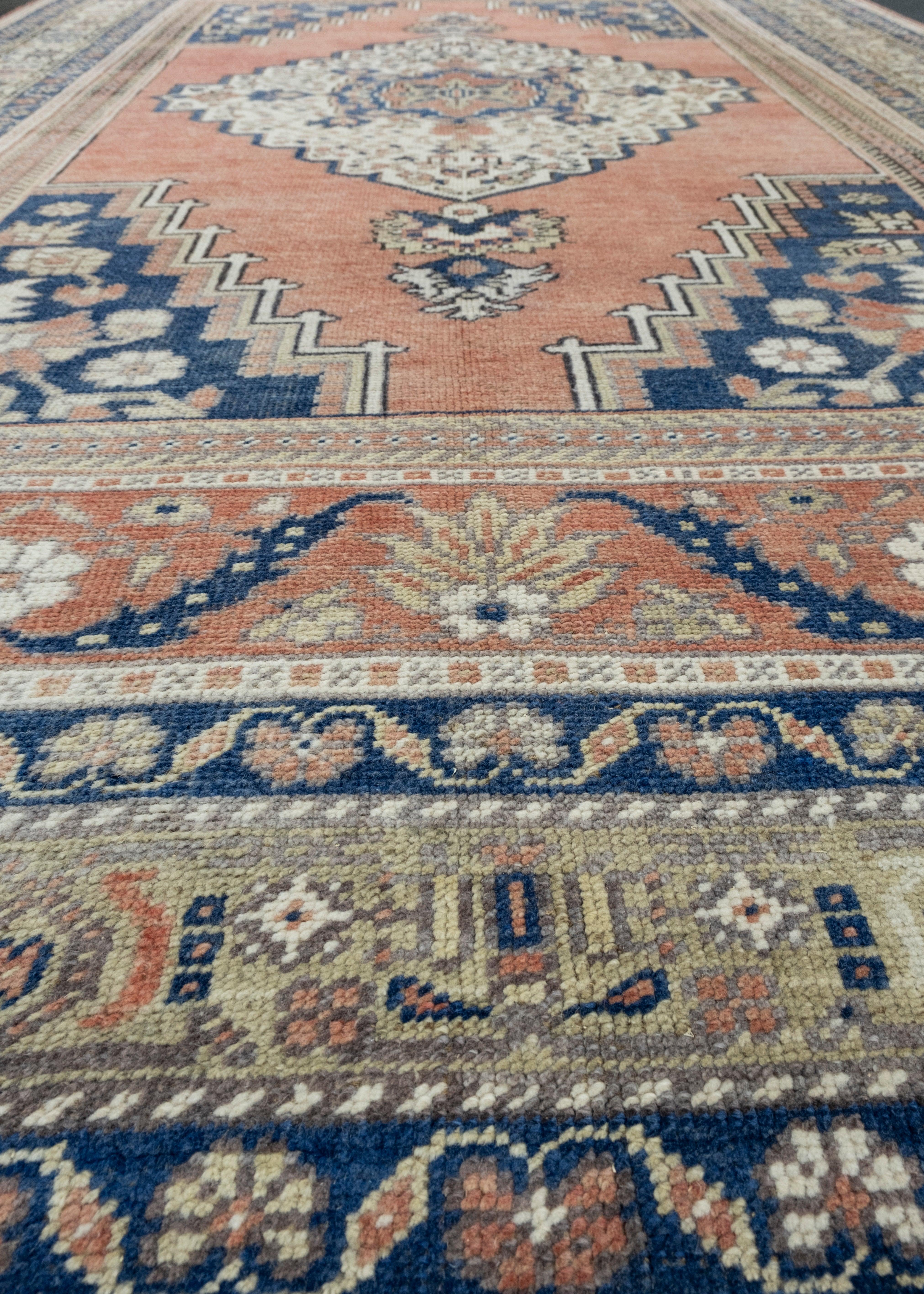 XXI secolo e contemporaneo Tappeto Vintage Turco 5'7