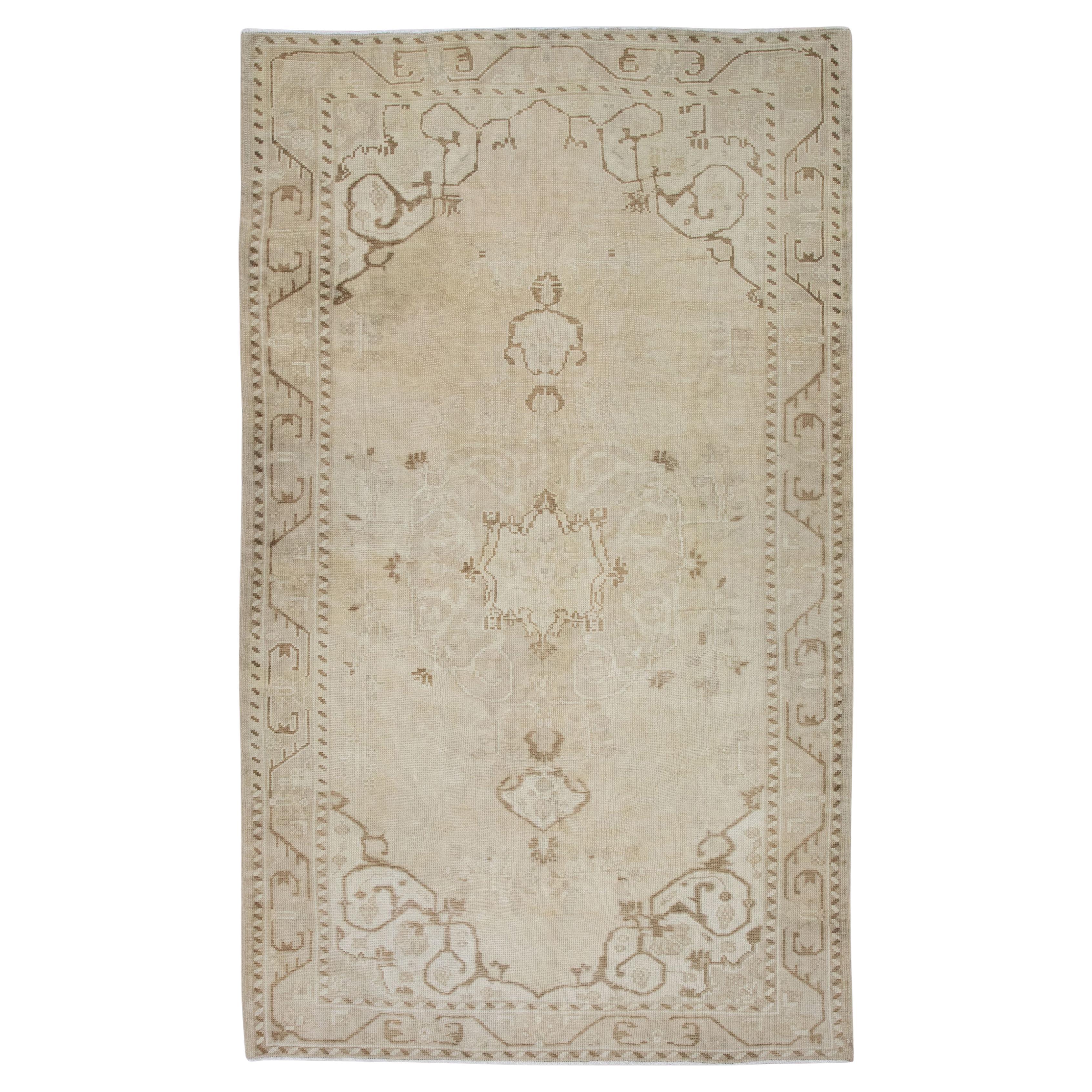 Turkish Vintage Rug Beige Neutral Tones Handwoven Wool Rug 4'7" x 7'9" For Sale