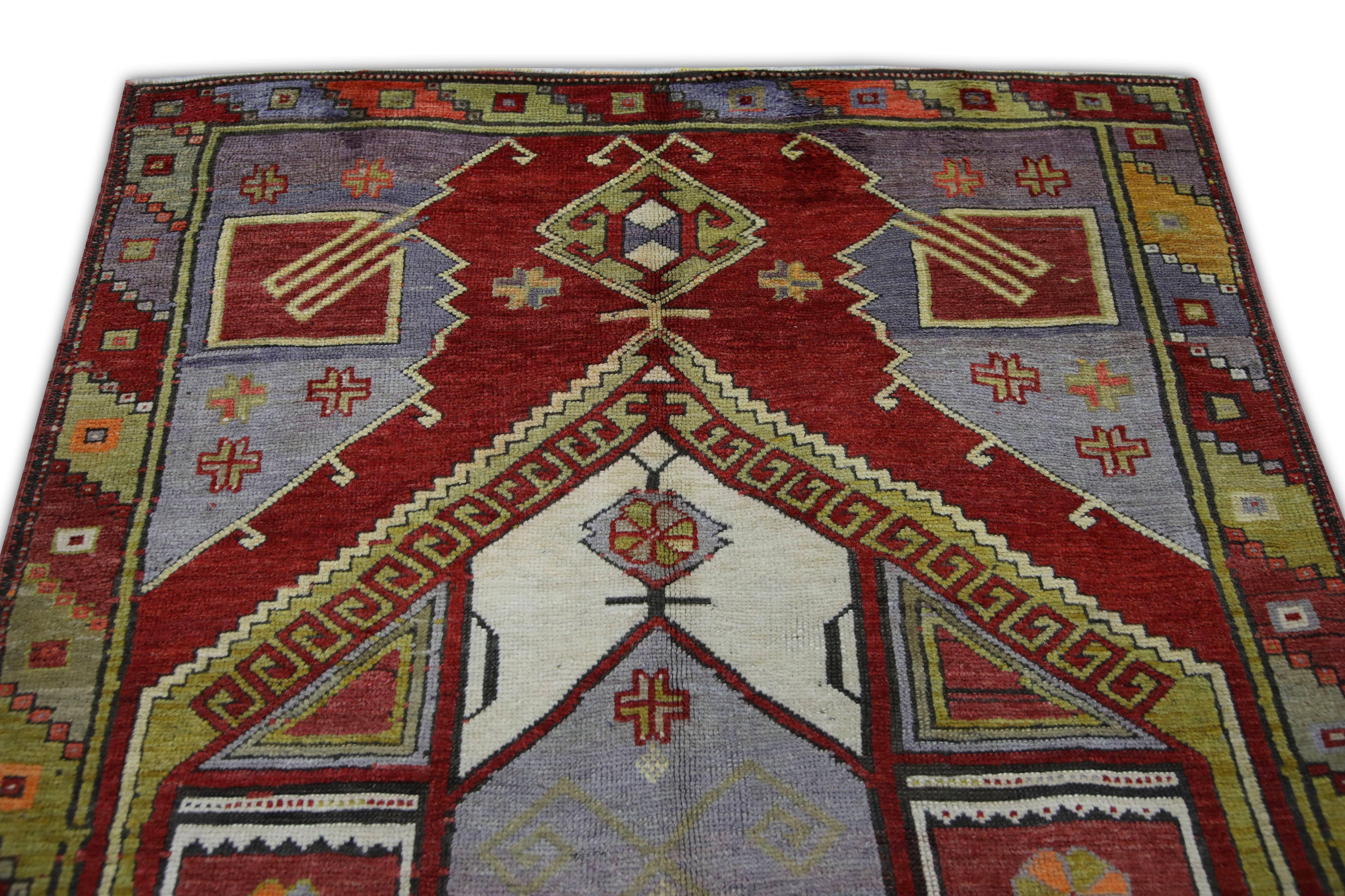 XXI secolo e contemporaneo Tappeto Vintage Turco Rosso Verde Tessuto a mano in lana 4'3