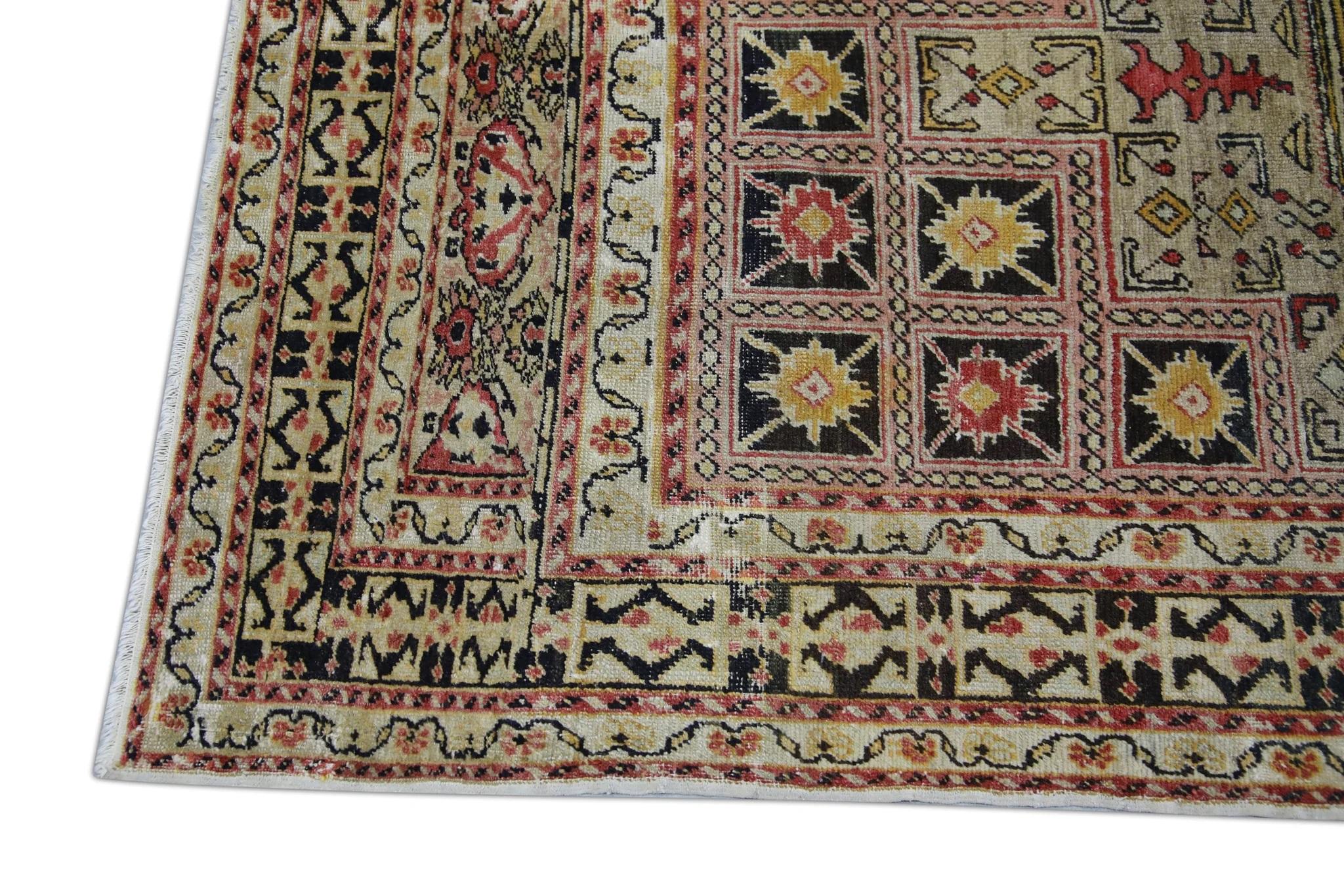 XXIe siècle et contemporain Tapis Vintage Turc Jaune Rouge Noir Tapis en laine tissé à la main 4'6