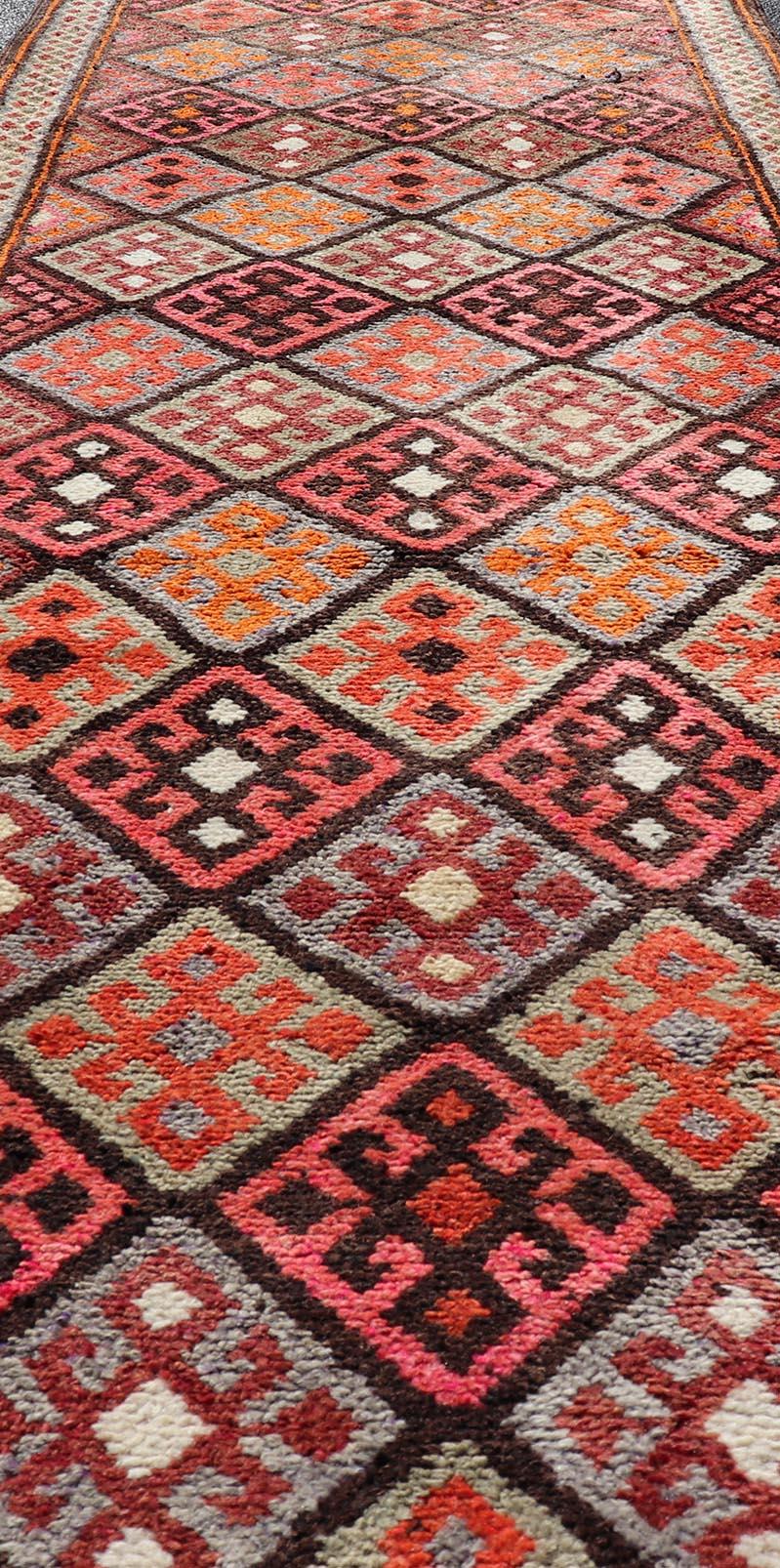 Türkische Vintage Läufer mit All-Over Diamond Kurdish Design 3'2 x 14'1 im Angebot 3
