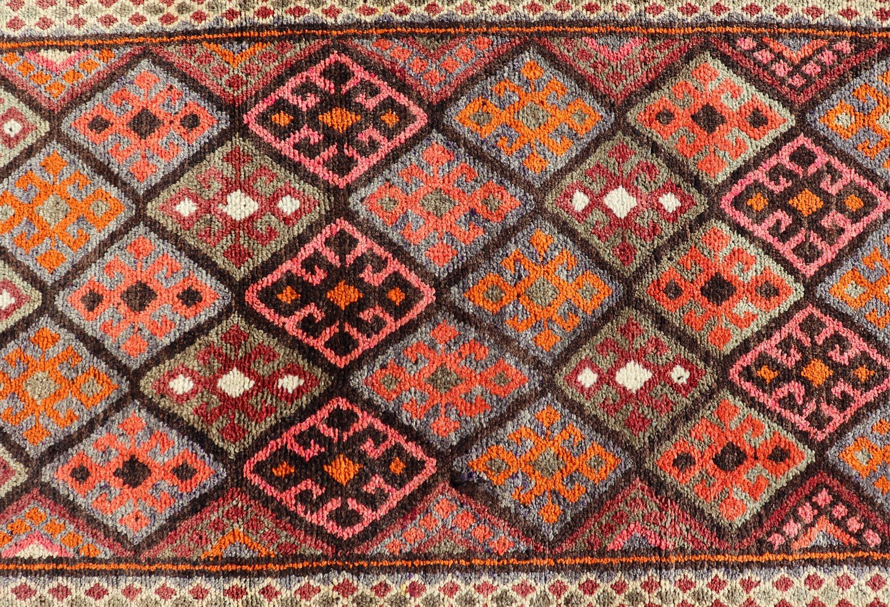 Türkische Vintage Läufer mit All-Over Diamond Kurdish Design 3'2 x 14'1 im Angebot 4