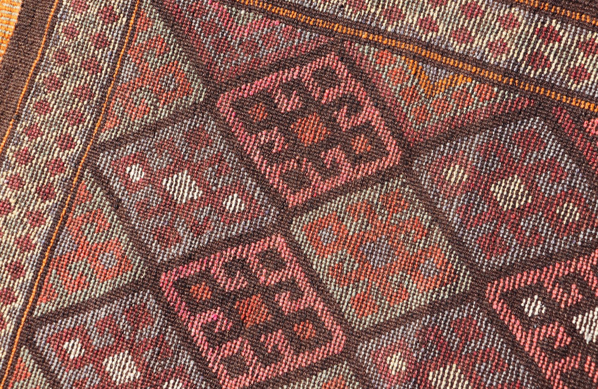 Türkische Vintage Läufer mit All-Over Diamond Kurdish Design 3'2 x 14'1 (Wolle) im Angebot