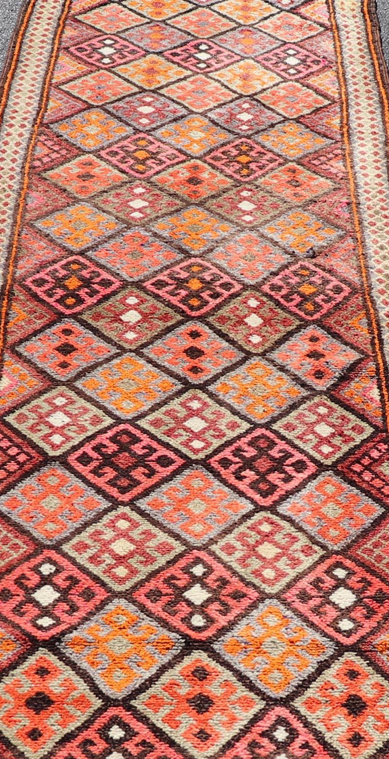 Türkische Vintage Läufer mit All-Over Diamond Kurdish Design 3'2 x 14'1 im Angebot 2