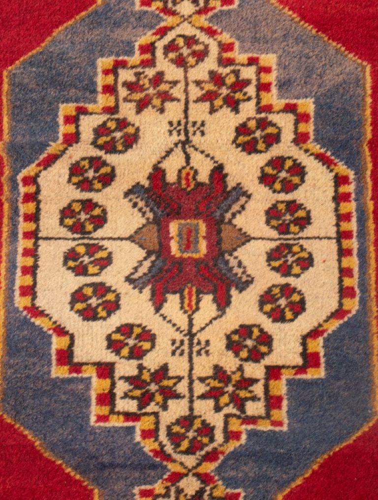 Turkish Wool Rug In Good Condition For Sale In New York, NY