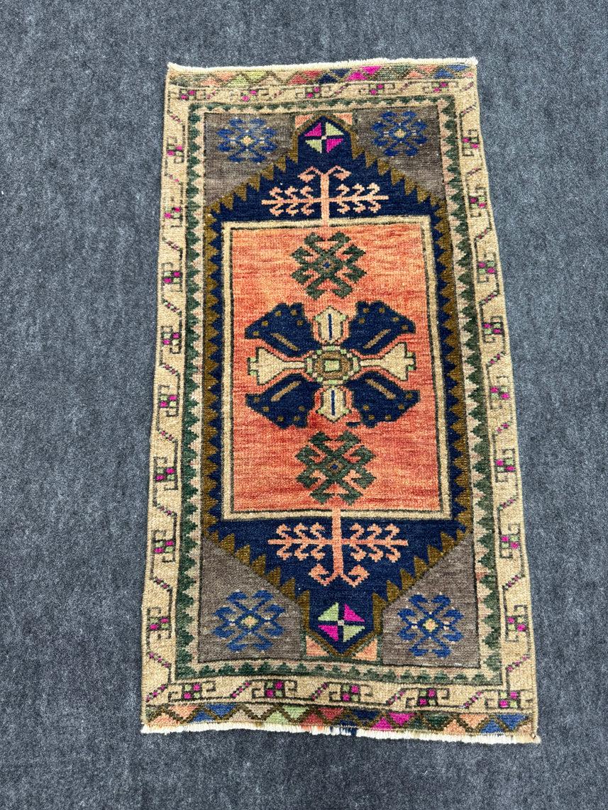 Turkish Yastik Rug 1'5
