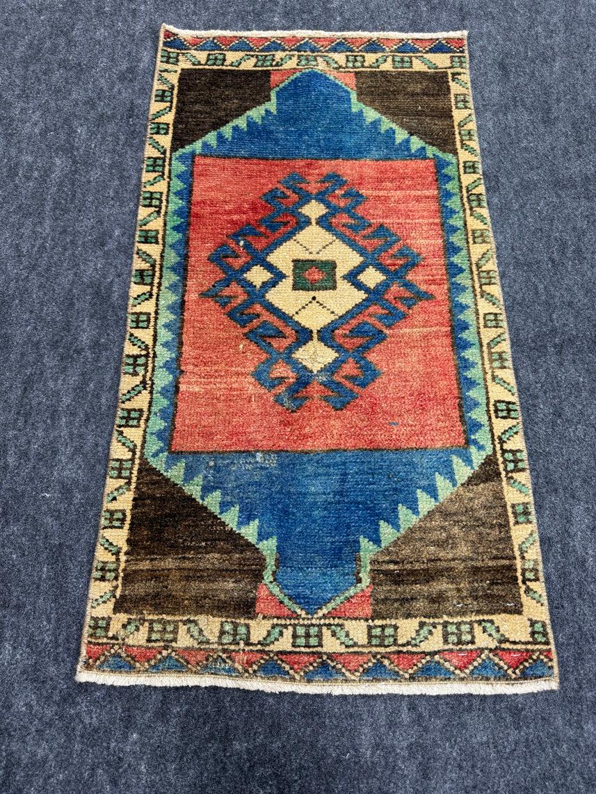 Turkish Yastik Rug 1'5