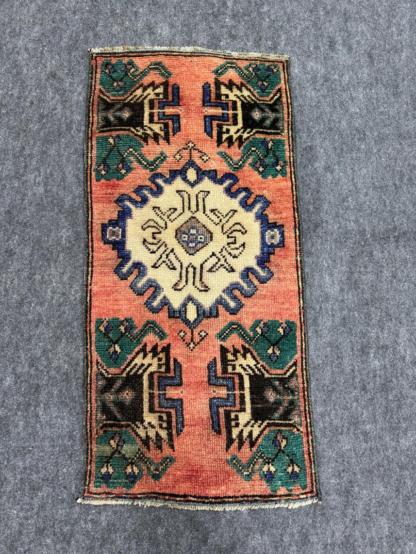 Turkish Yastik Rug 1'5