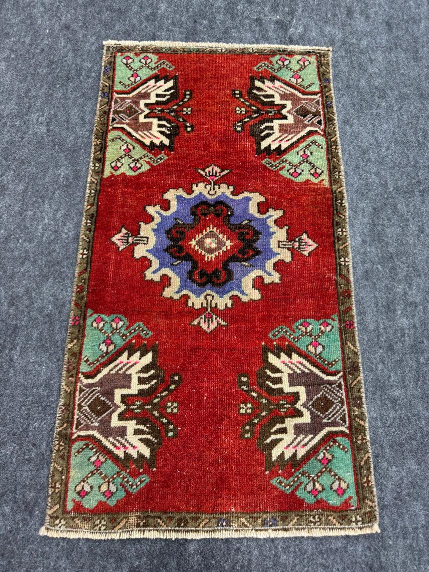 Turkish Yastik Rug 1'5