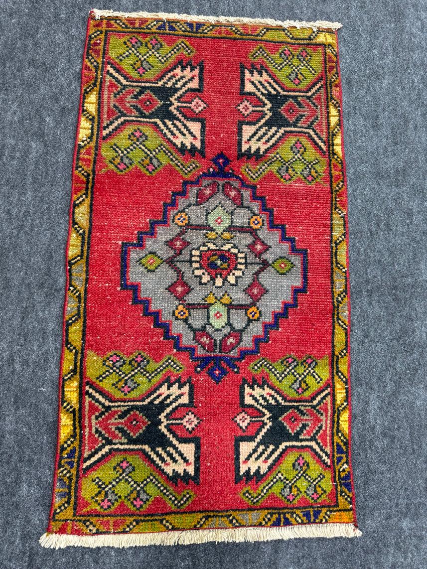 Turkish Yastik Rug 1'5