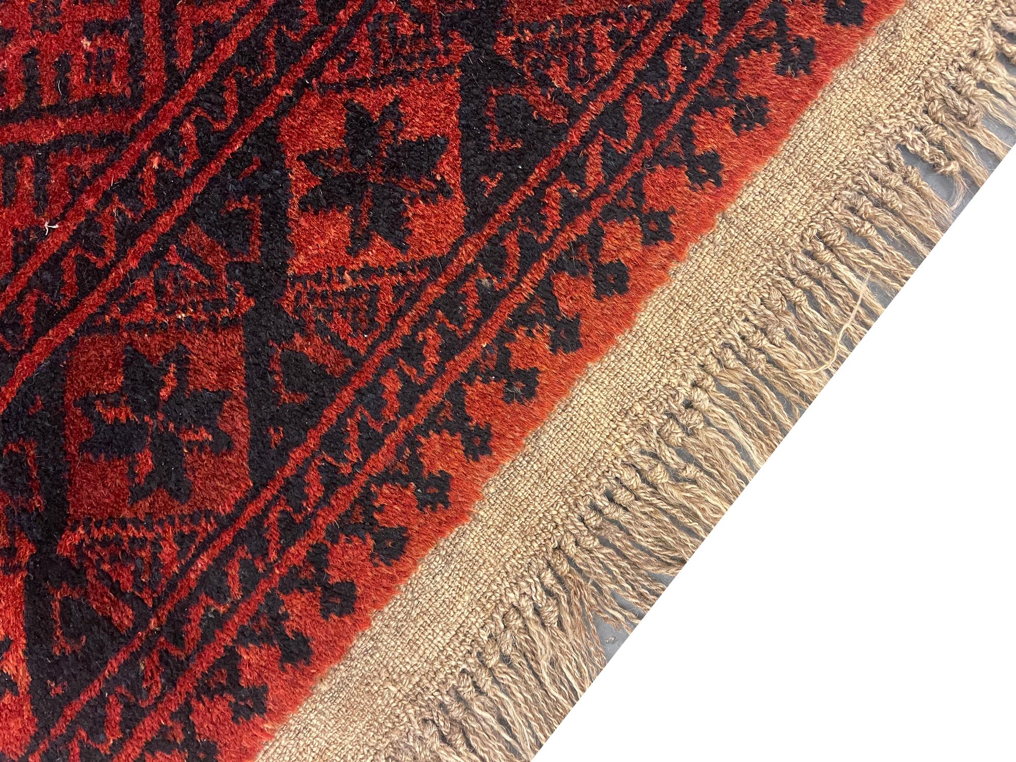Turkmen Carpet Hand-Knotted Red Wool Rug Oriental Livingroom Rug For Sale 4