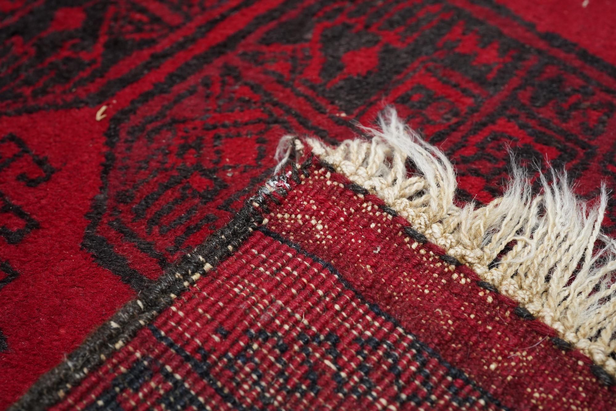 Turkmenischer Teppich 6'8'' x 9'4'' im Angebot 5